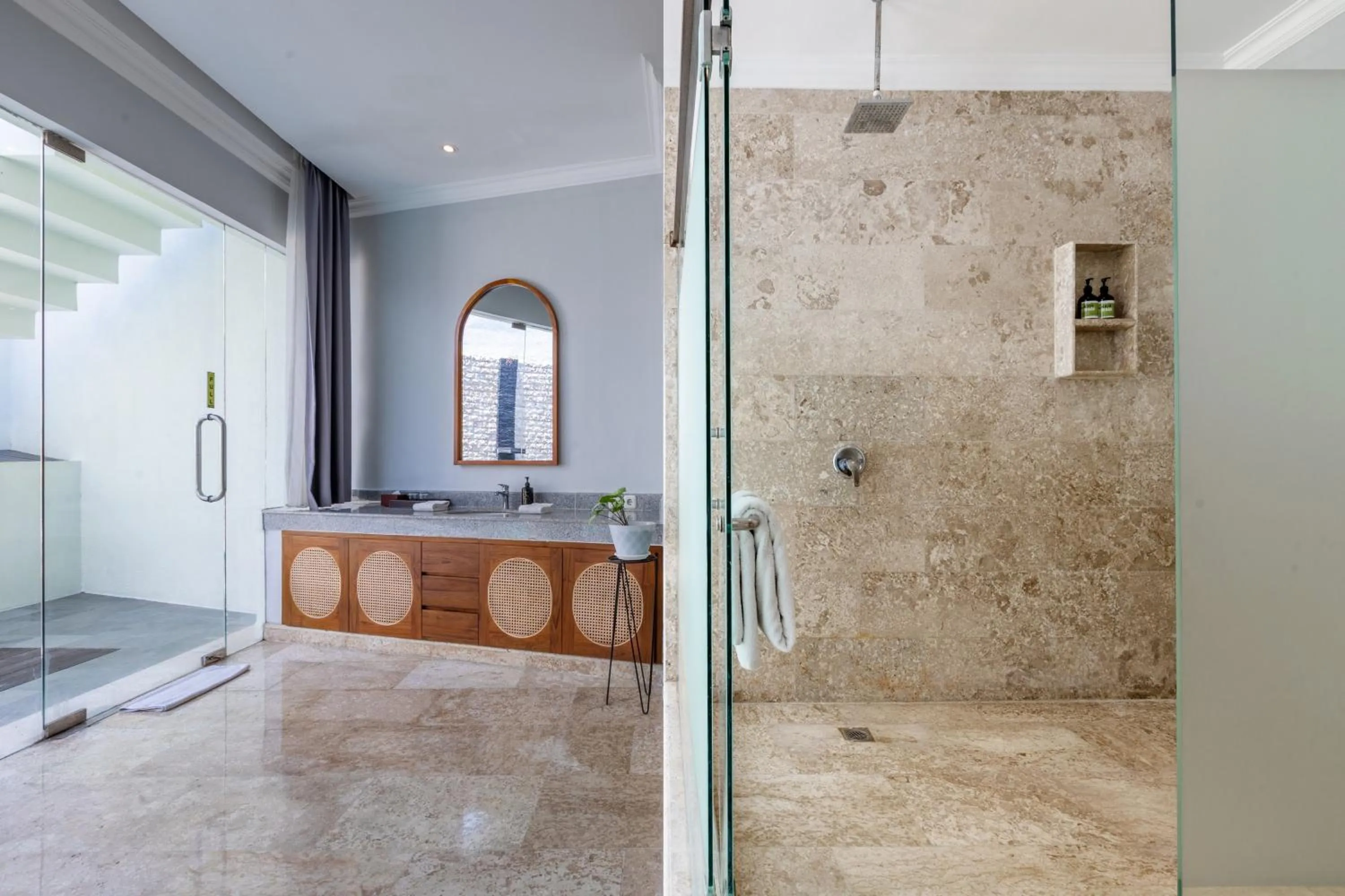 Bathroom in Nunamkhalu Private Villa and Spa
