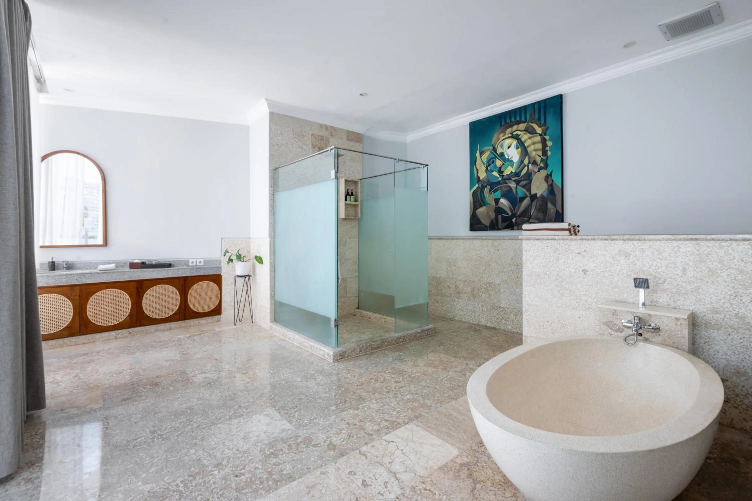 Bathroom in Nunamkhalu Private Villa and Spa