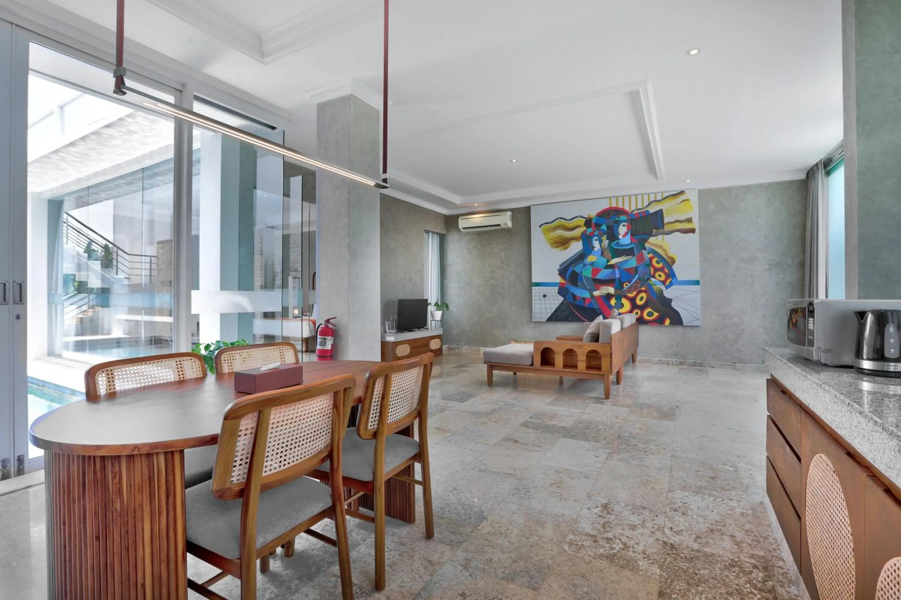 Kitchen or kitchenette in Nunamkhalu Private Villa and Spa