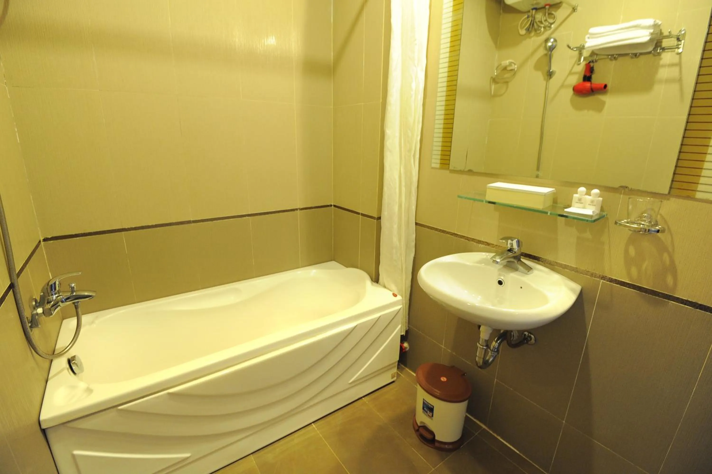 Shower in Hue Nino Hotel