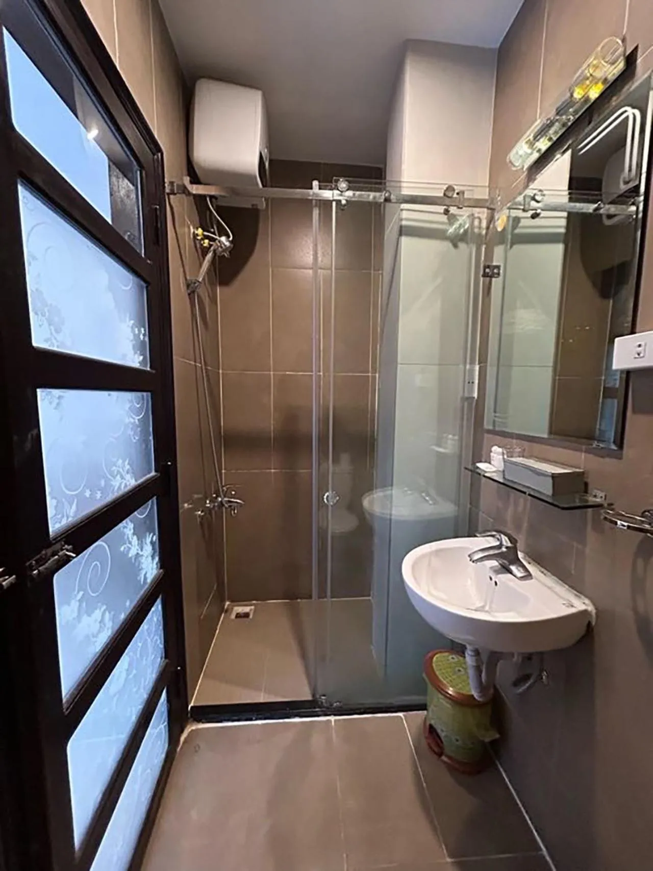 Shower in Hue Nino Hotel