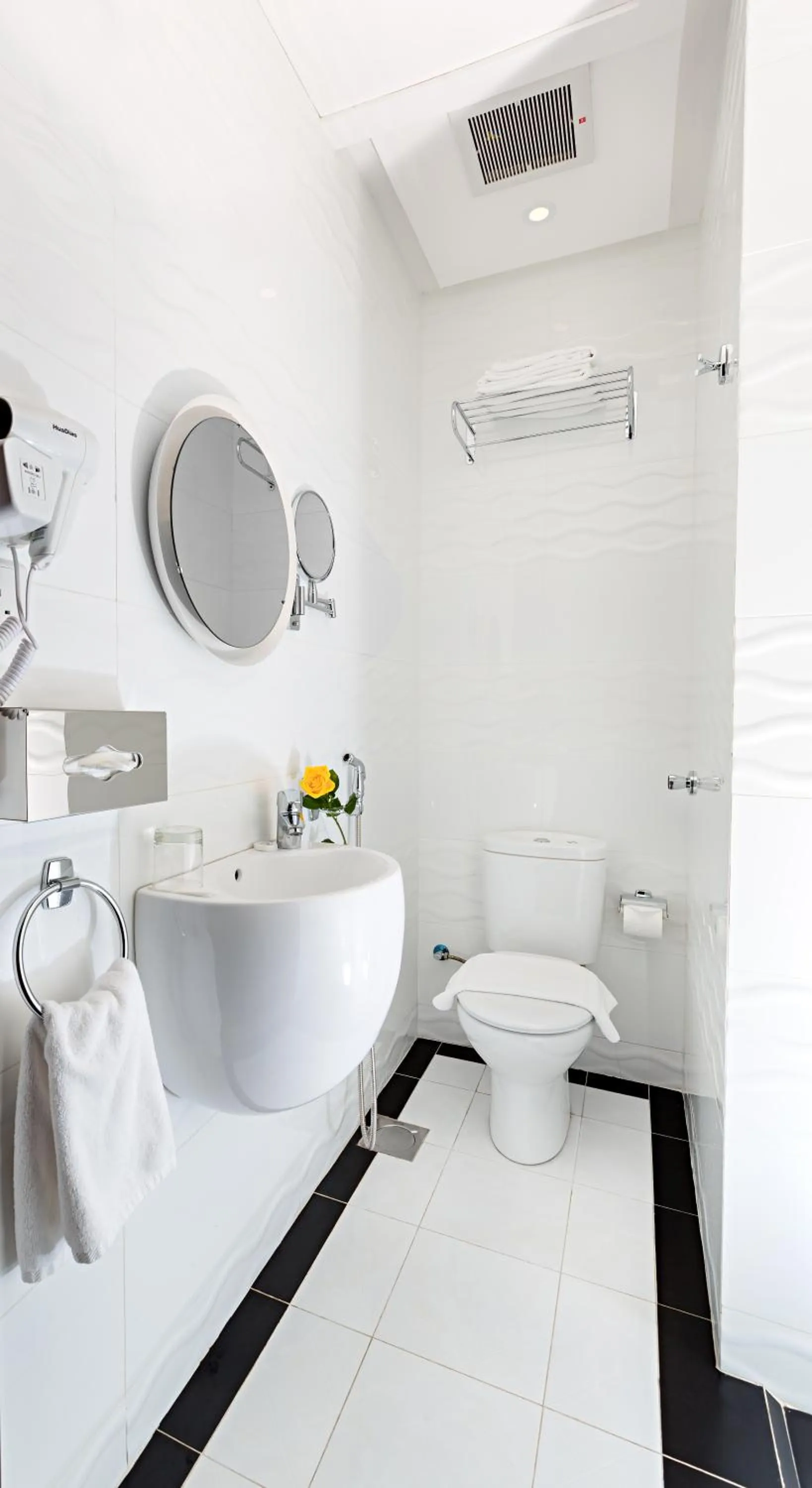 Bathroom in Sun Park Hotel Suites