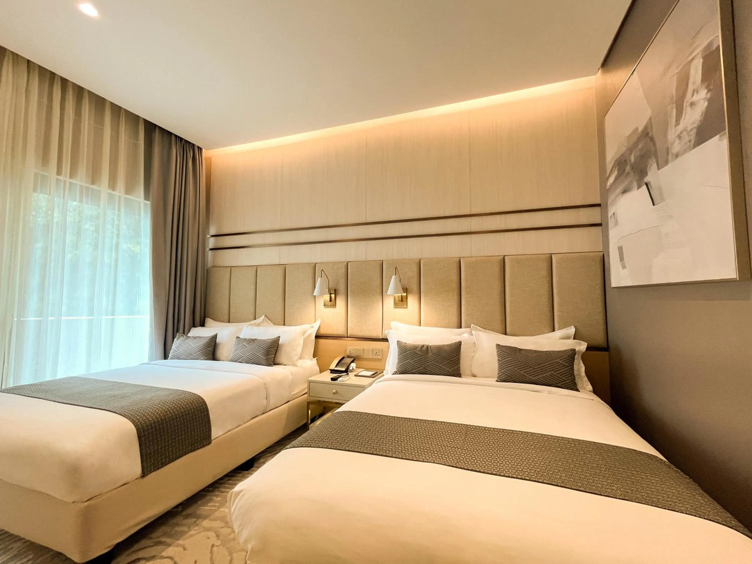 Bed in The Lake Hotel Tagaytay