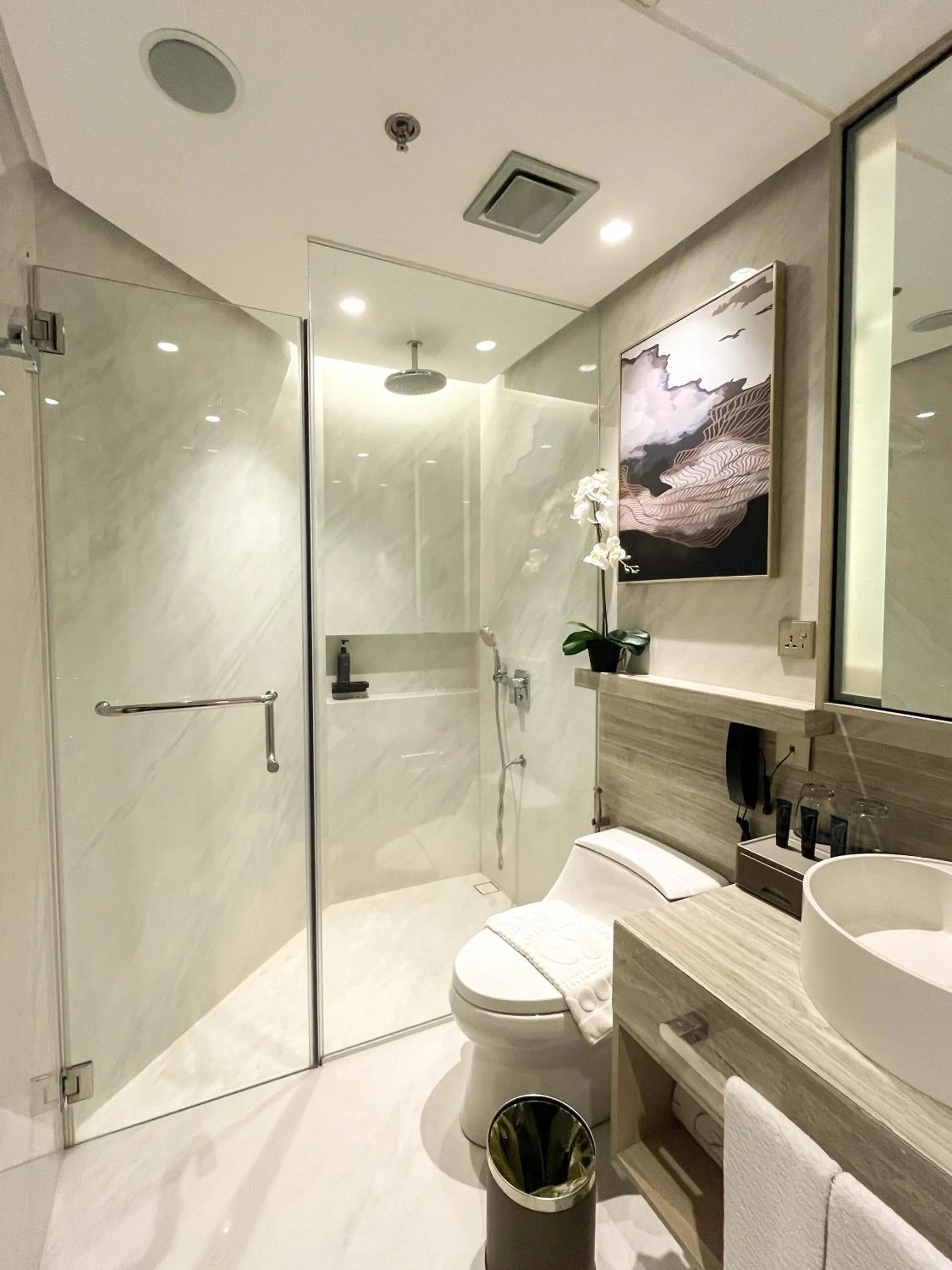 The Lake Hotel Tagaytay