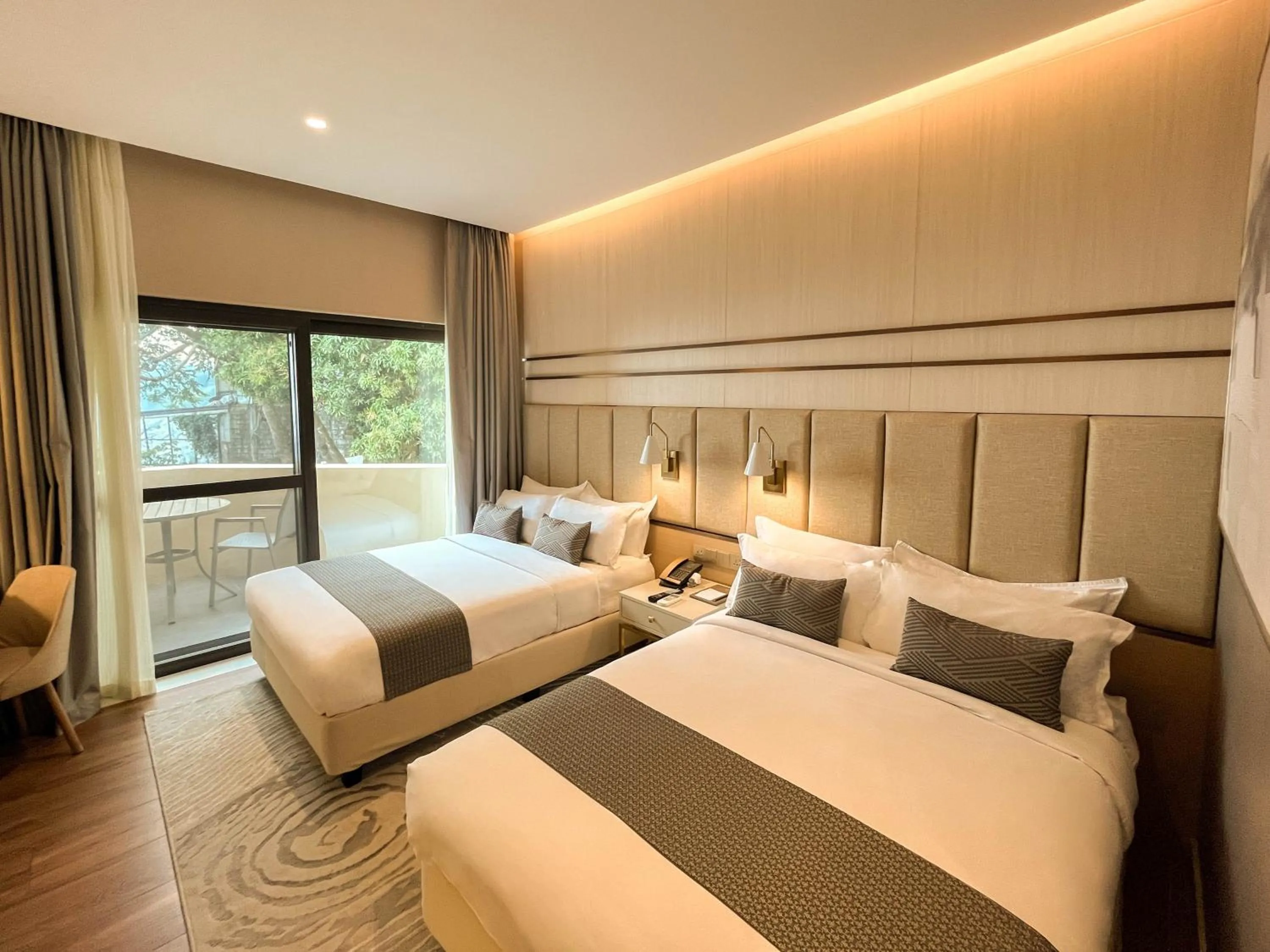 Bed in The Lake Hotel Tagaytay