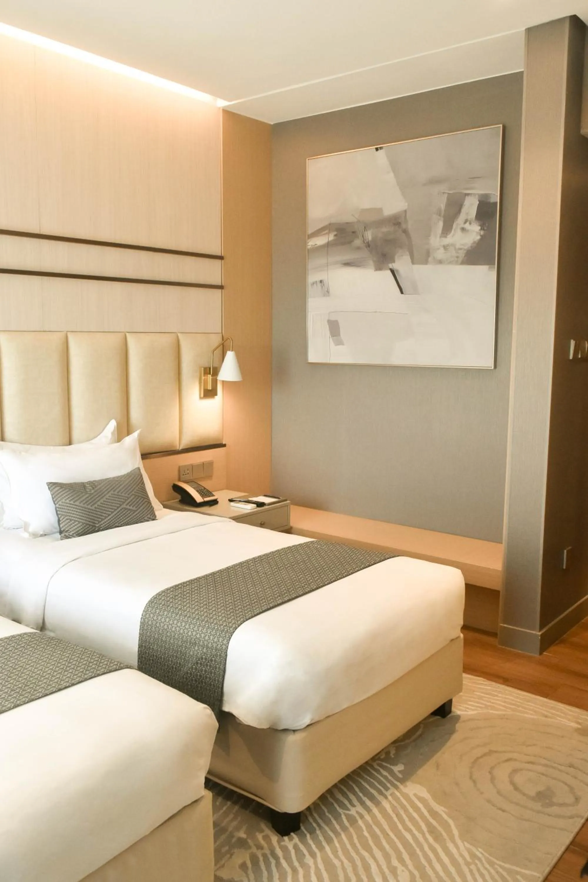 Bed in The Lake Hotel Tagaytay