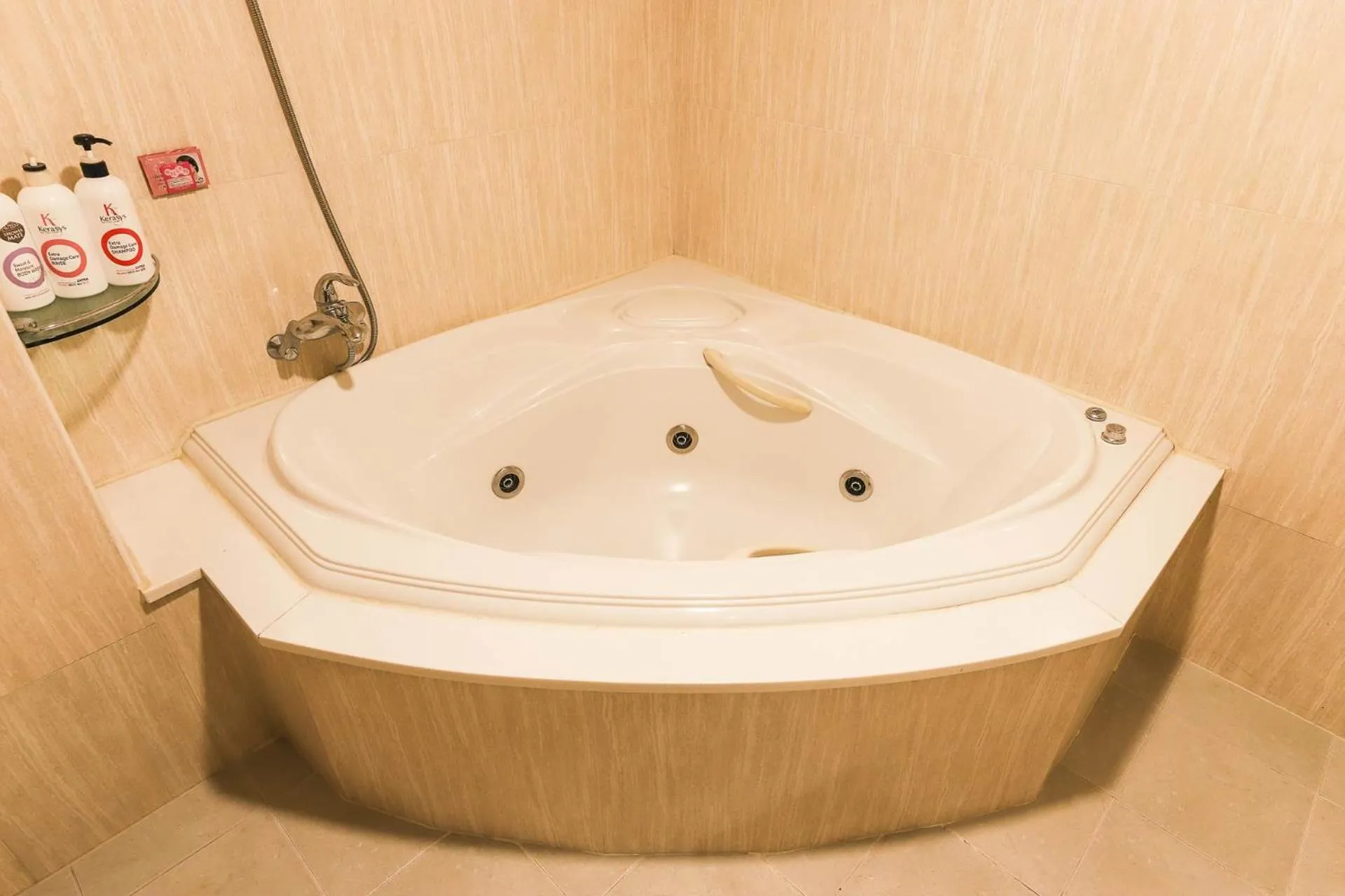 Bathroom in Amour Hotel