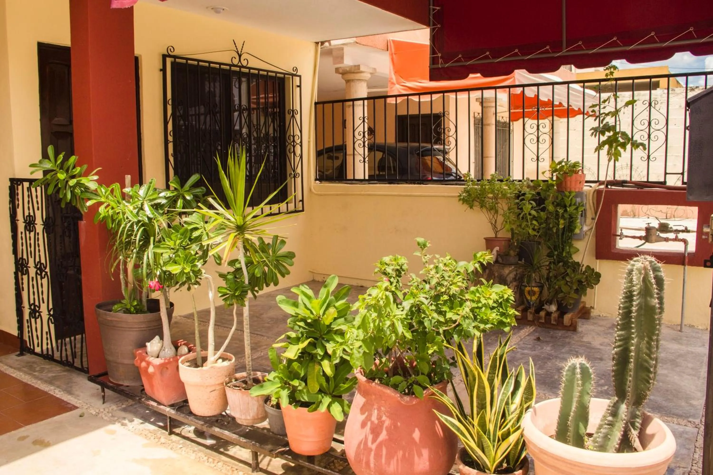 Facade/entrance in La Casa del Chac