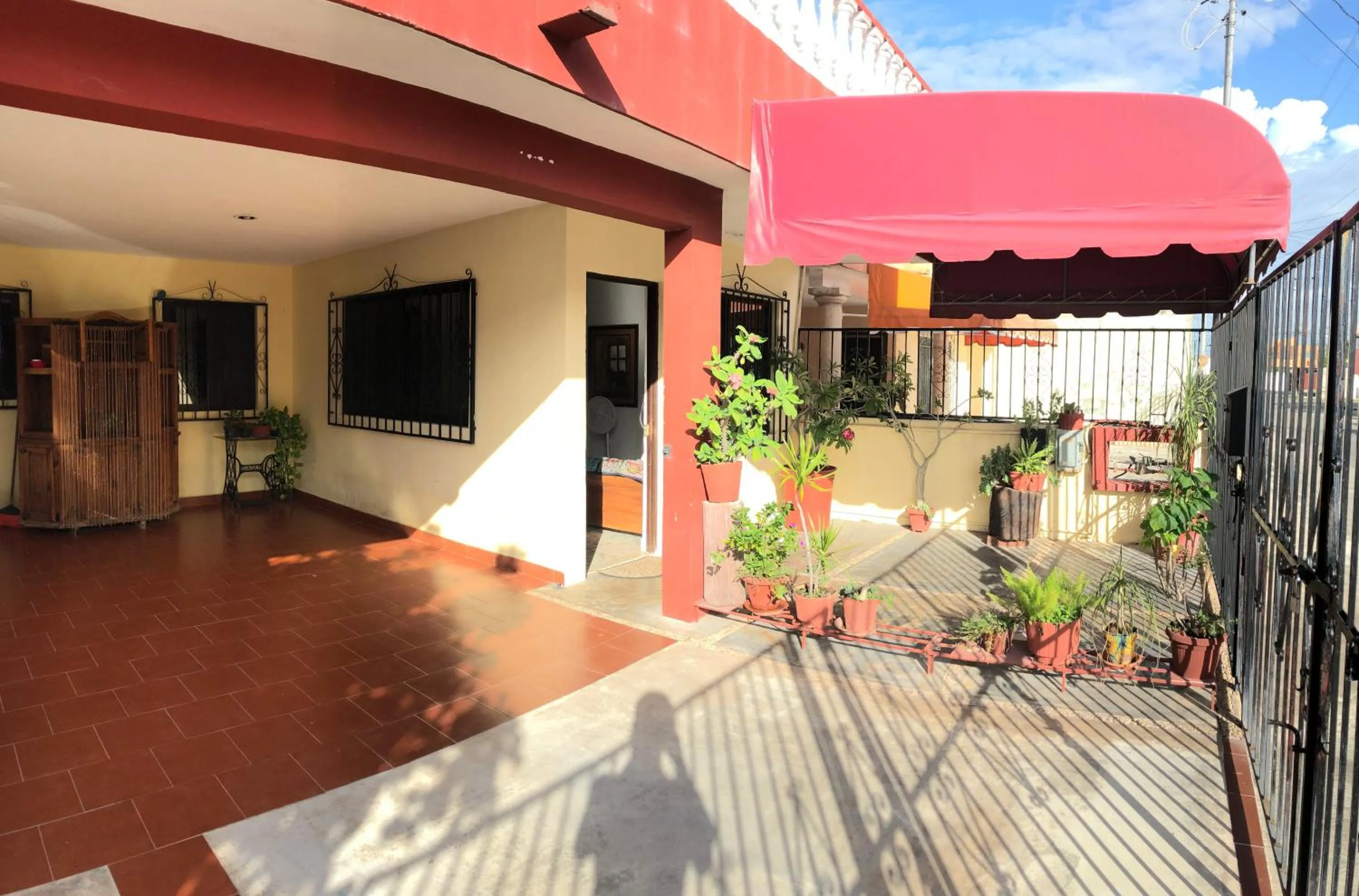 Facade/entrance in La Casa del Chac