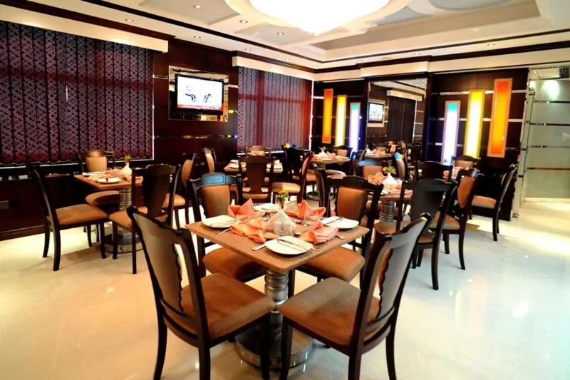 Restaurant/places to eat in Al Jazeera Royal Hotel