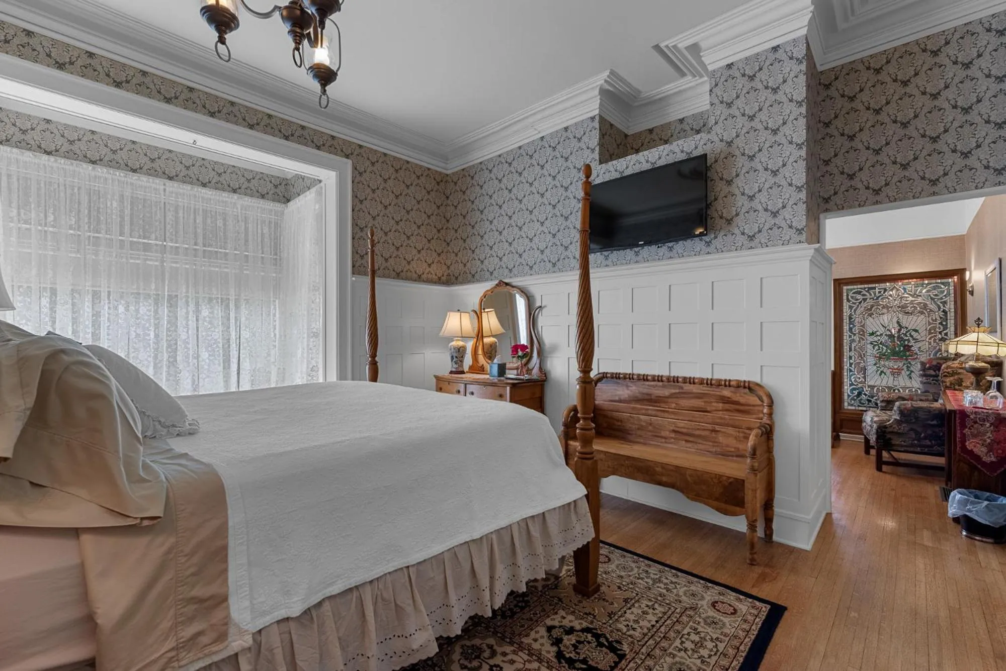 Bed in The Foxglove Inn