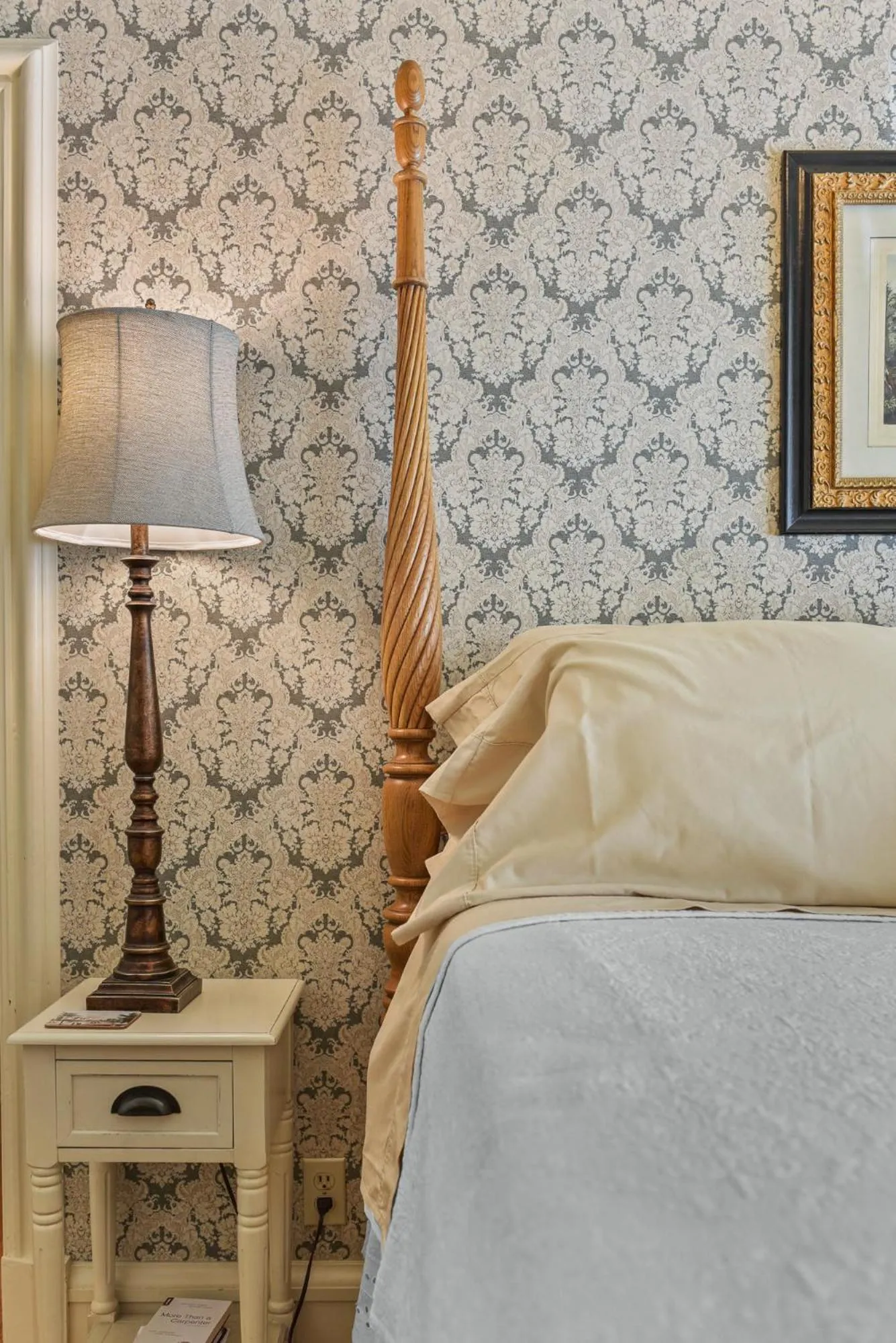 Bed in The Foxglove Inn