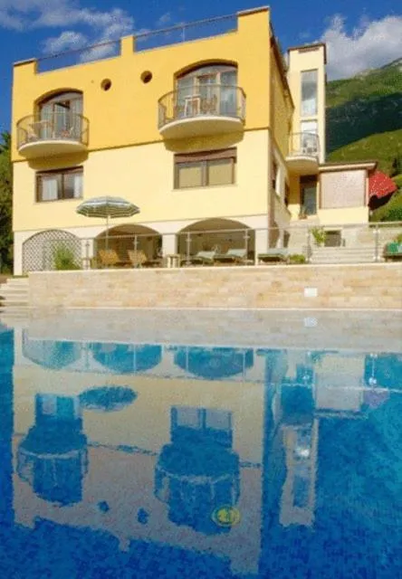 Property building in Casa Antonelli