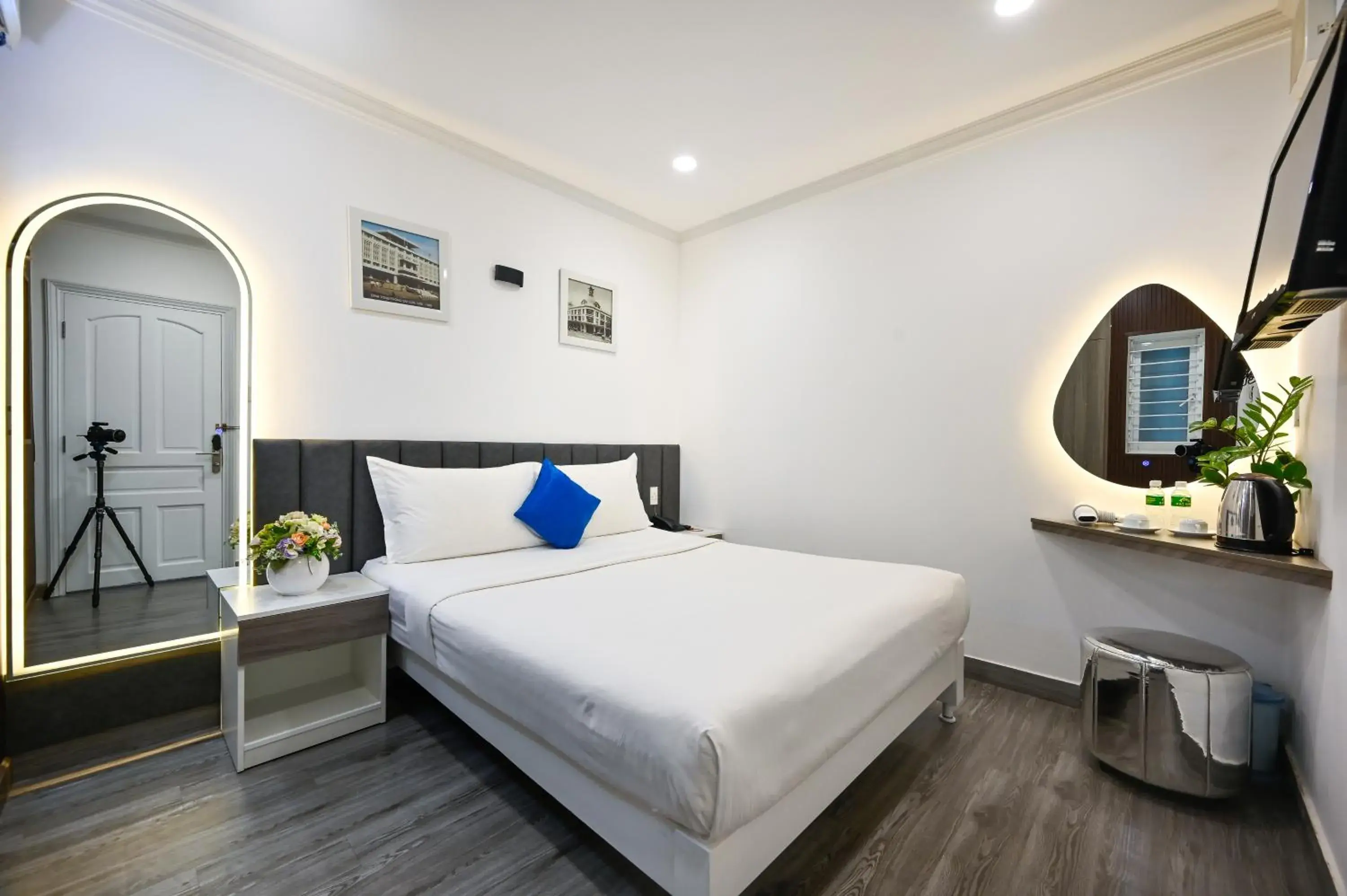 Superior King Room in Ruby Saigon Hotel - Ben Thanh Superior King Room in Ruby Saigon Hotel - Ben Thanh