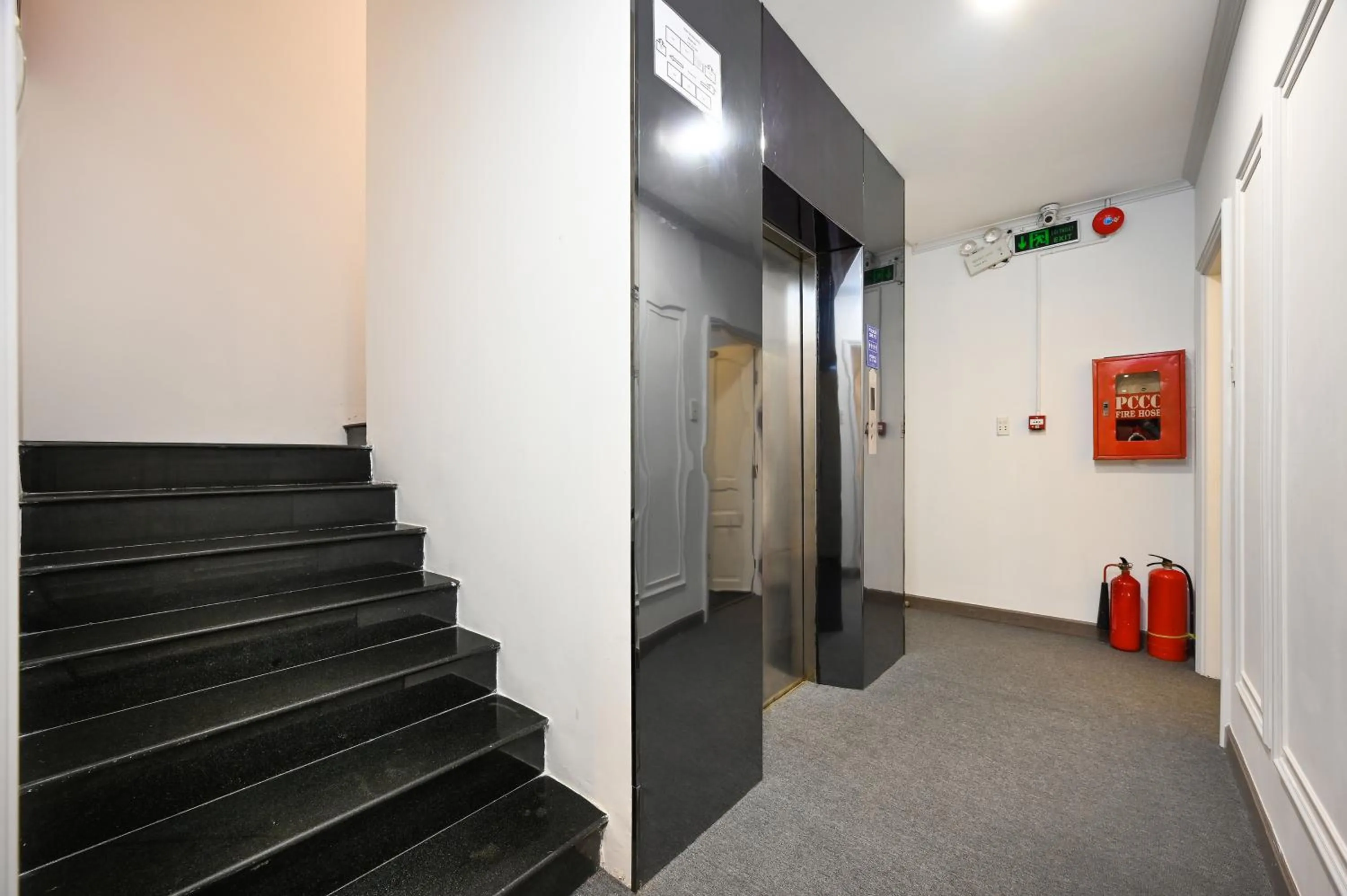 elevator in Ruby Saigon Hotel - Ben Thanh