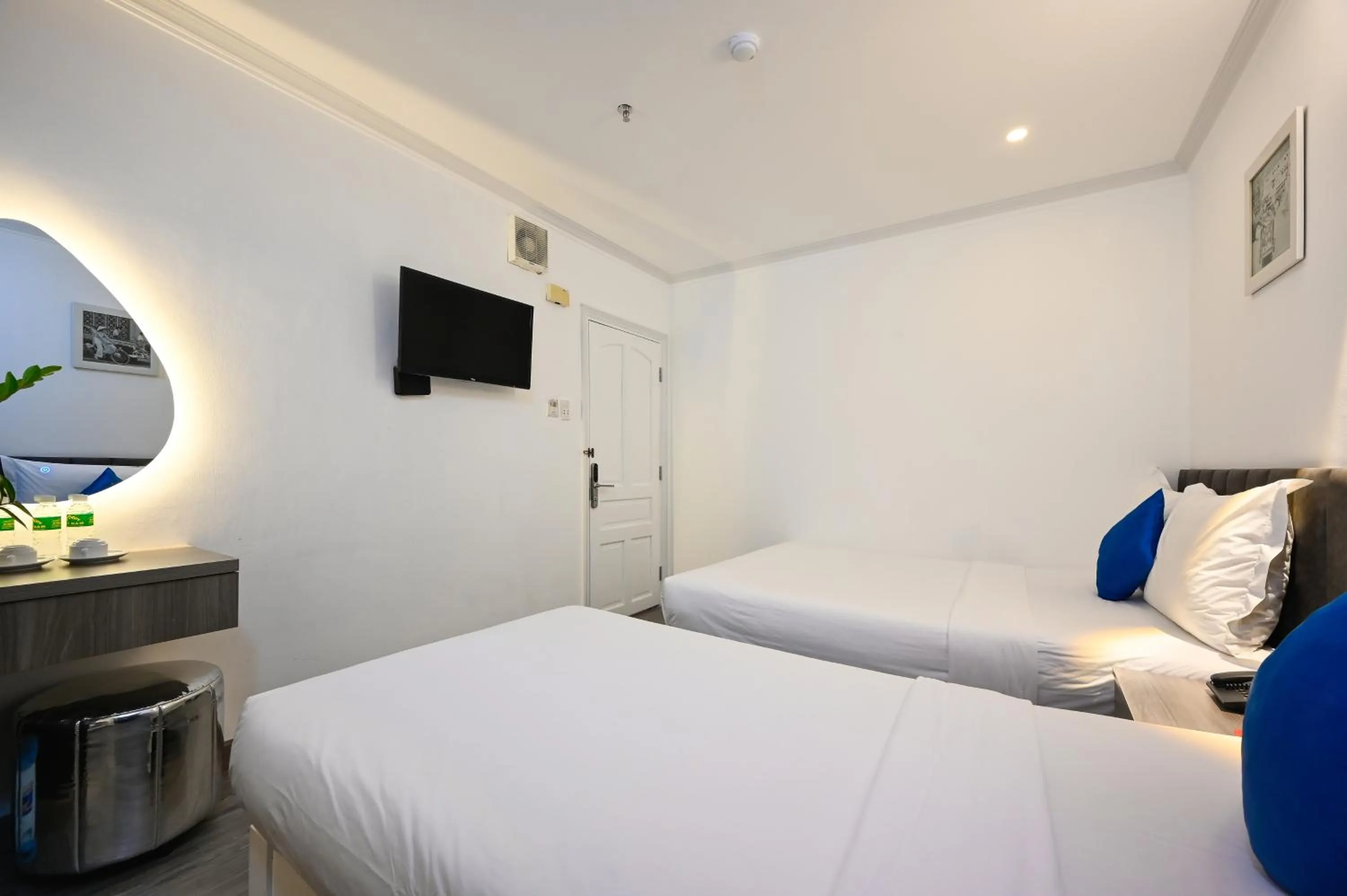 Photo of the whole room, Bed in Ruby Saigon Hotel - Ben Thanh