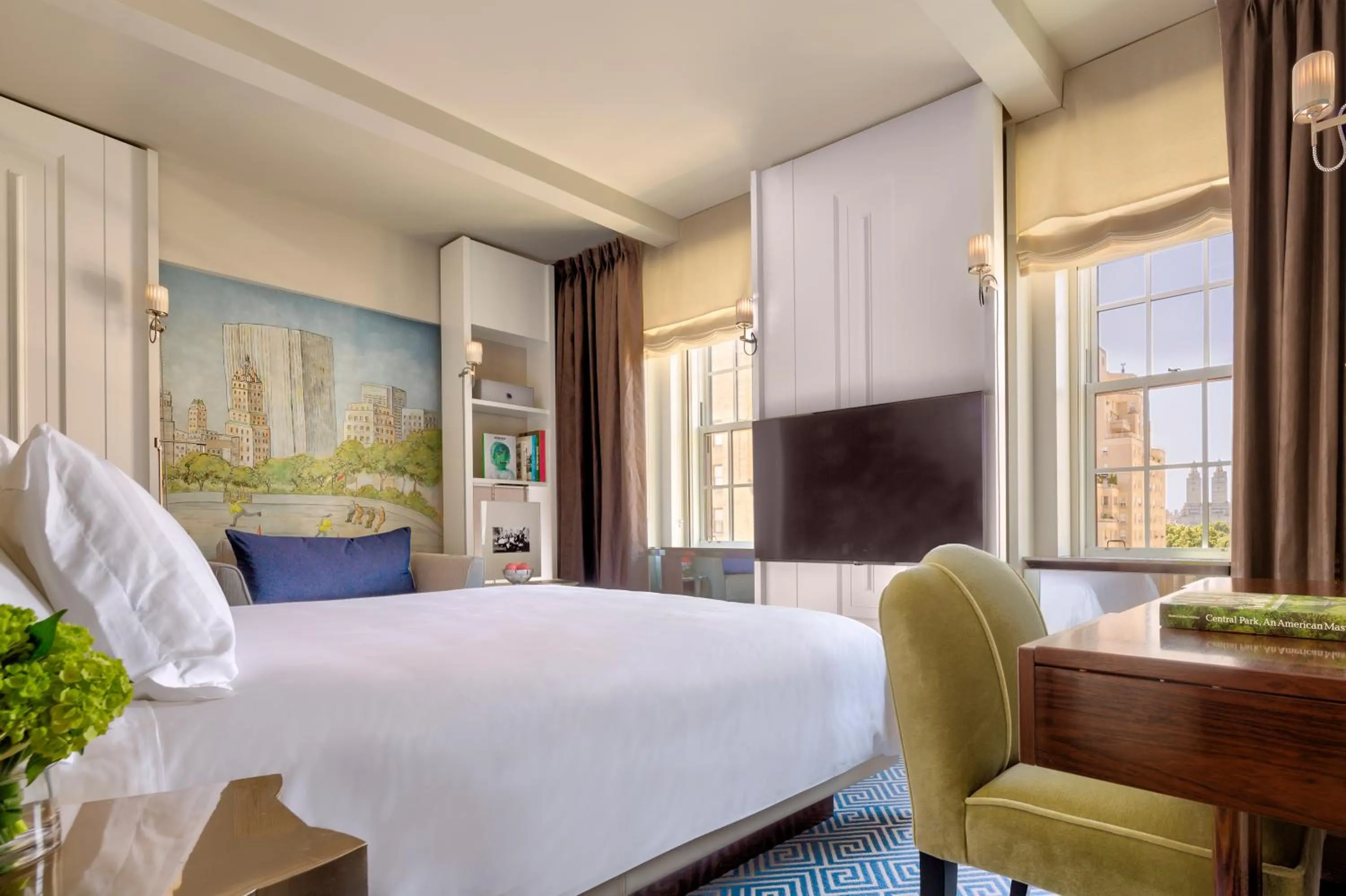 Bed in The Carlyle, A Rosewood Hotel