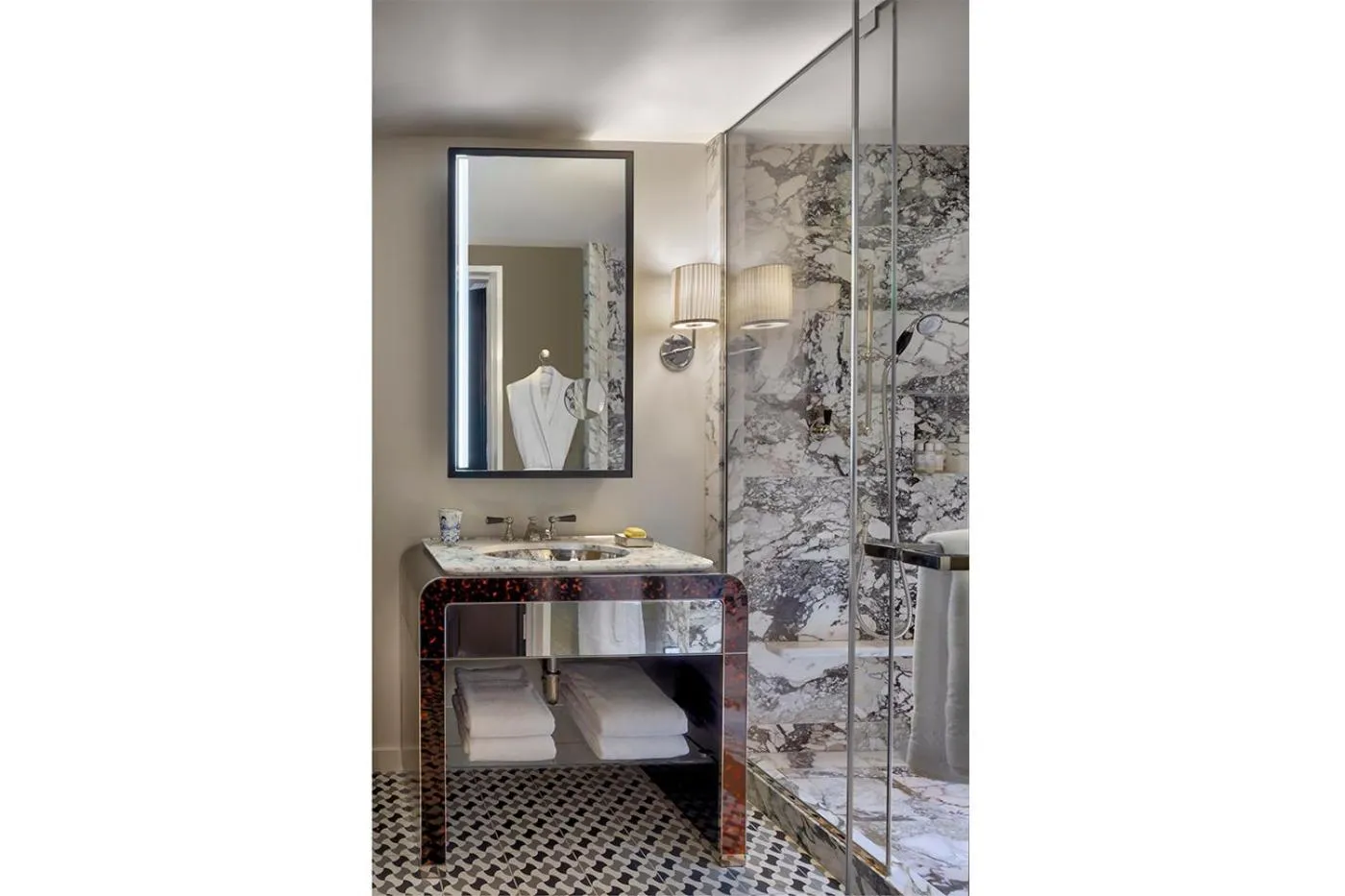Bathroom in The Carlyle, A Rosewood Hotel