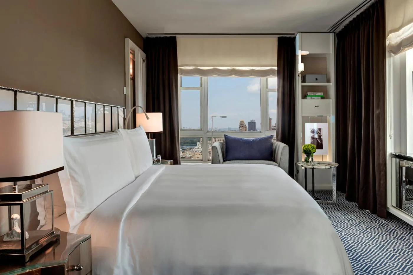 Bed in The Carlyle, A Rosewood Hotel