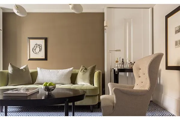 Living room in The Carlyle, A Rosewood Hotel