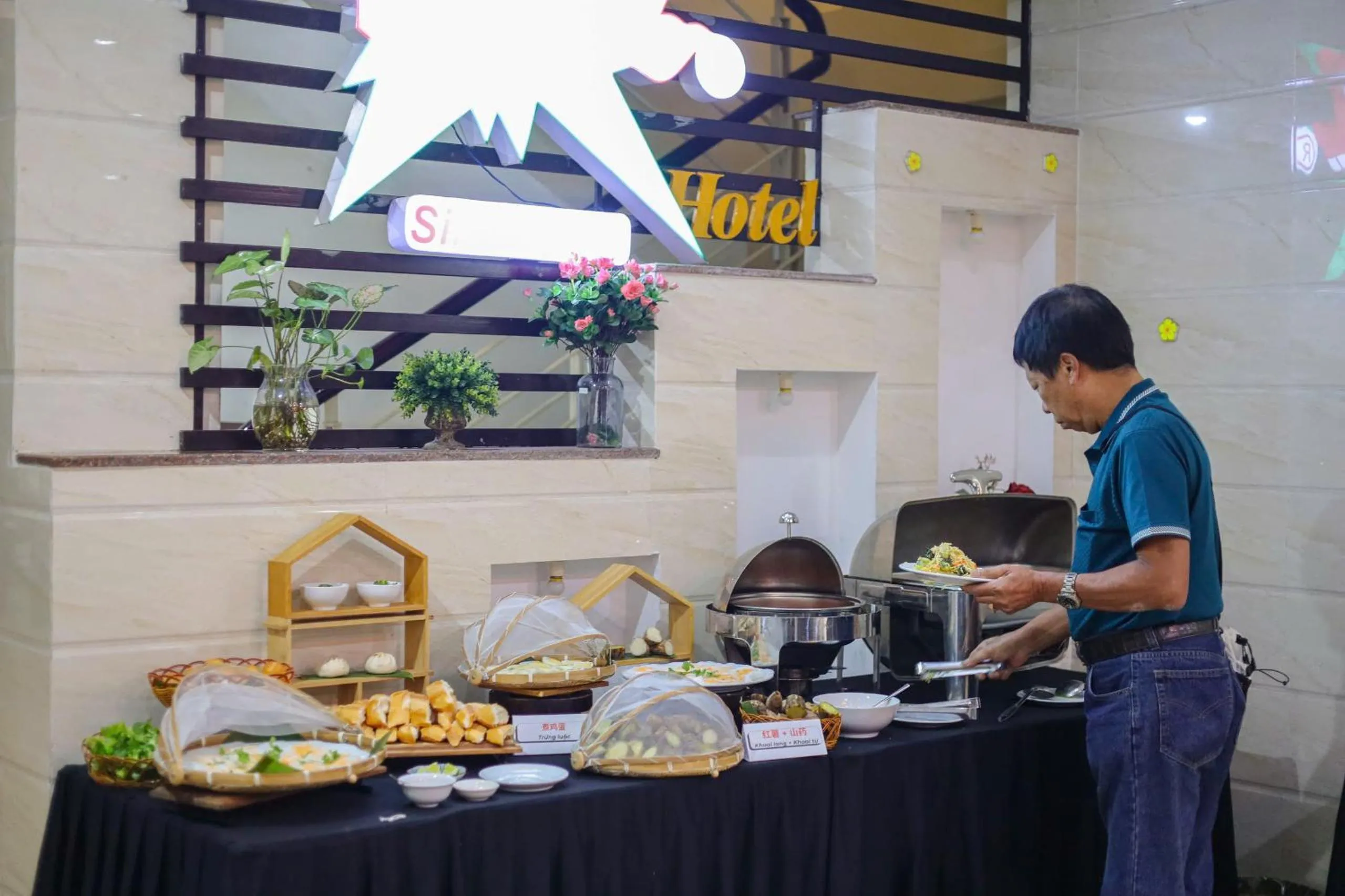 Food and drinks in DMZ Hotel