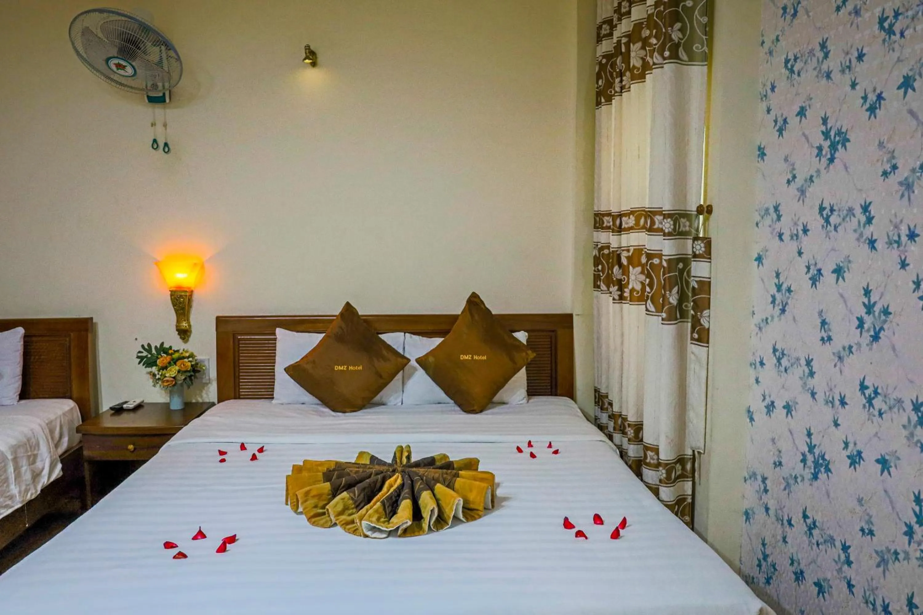 Bedroom, Bed in DMZ Hotel