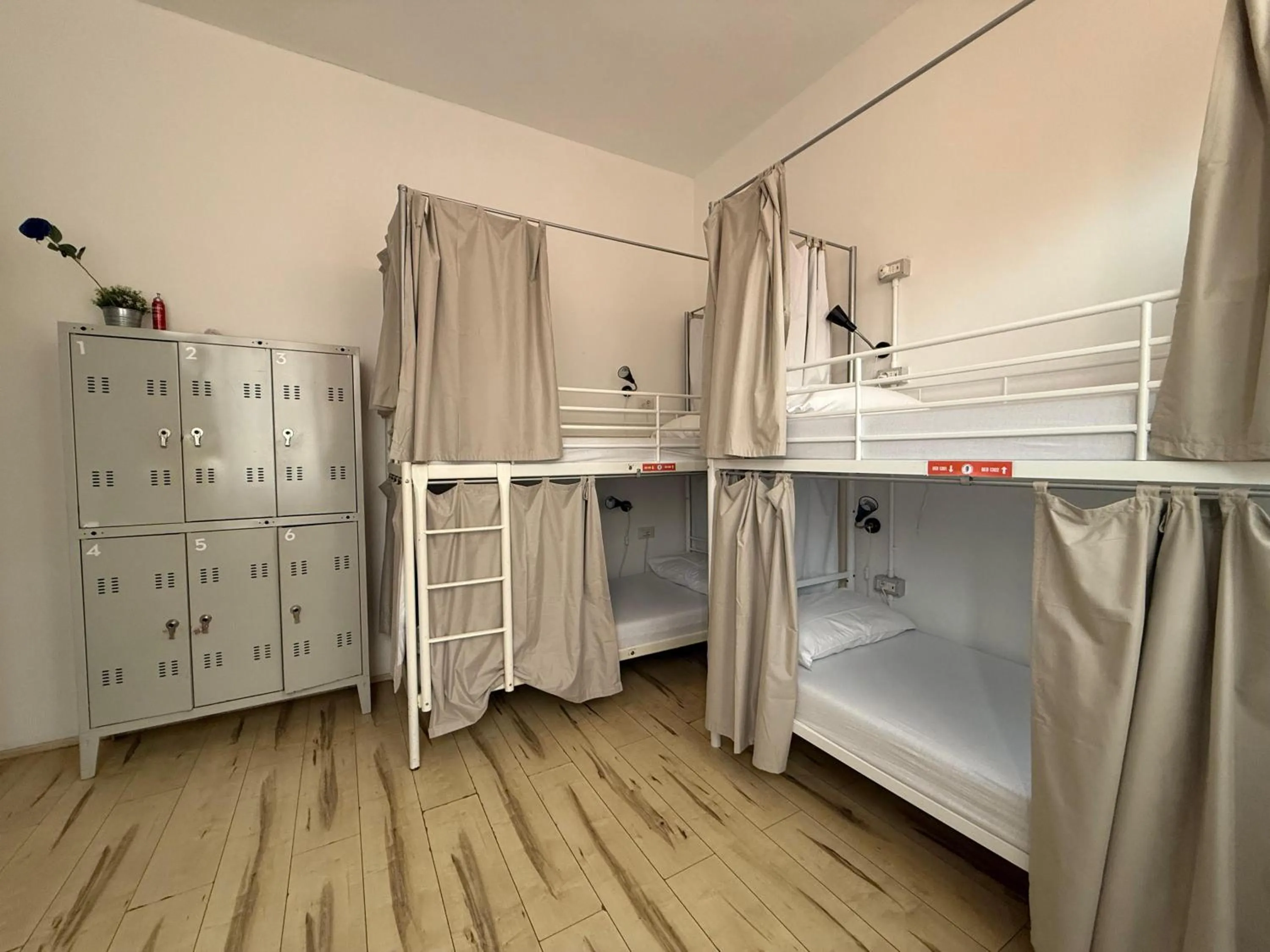 Photo of the whole room, Bed in QUO Milano