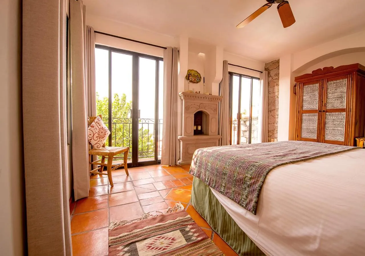 Bed in Casa Estrella de la Valenciana Hotel Boutique