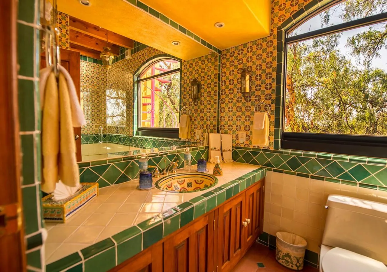 Shower in Casa Estrella de la Valenciana Hotel Boutique