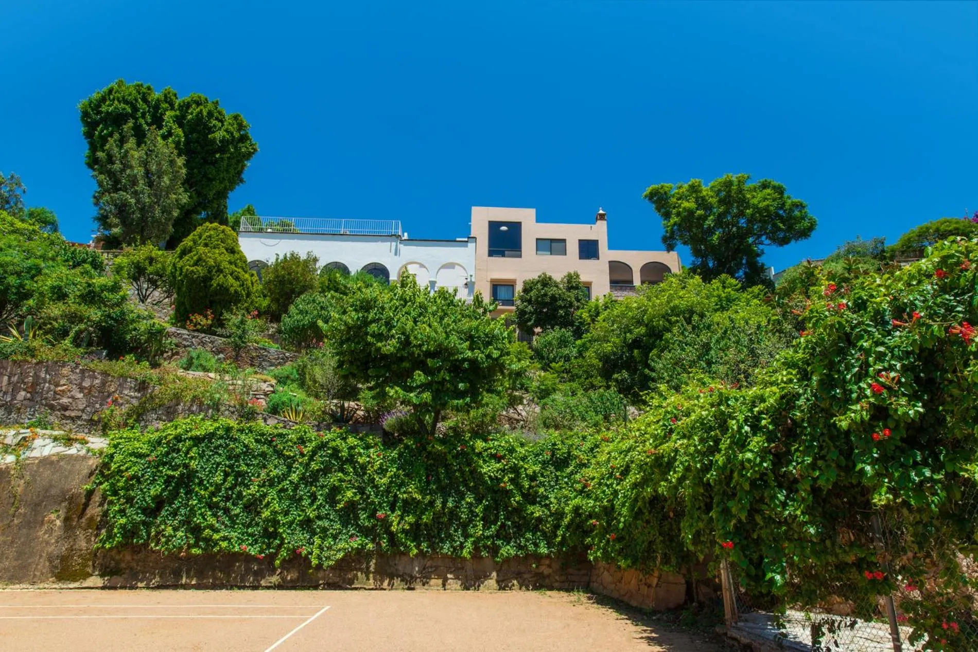 Property building in Casa Estrella de la Valenciana Hotel Boutique