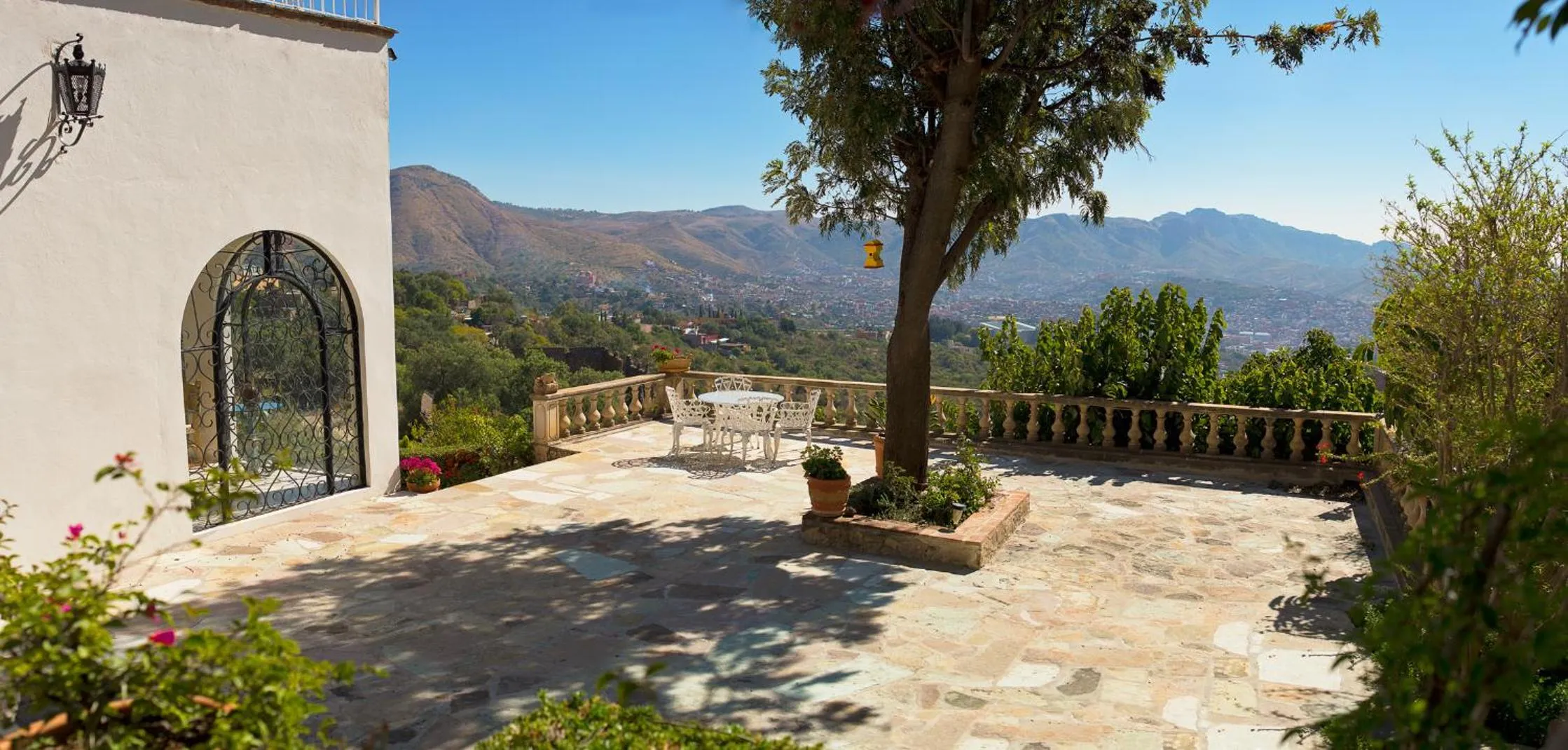 Patio in Casa Estrella de la Valenciana Hotel Boutique