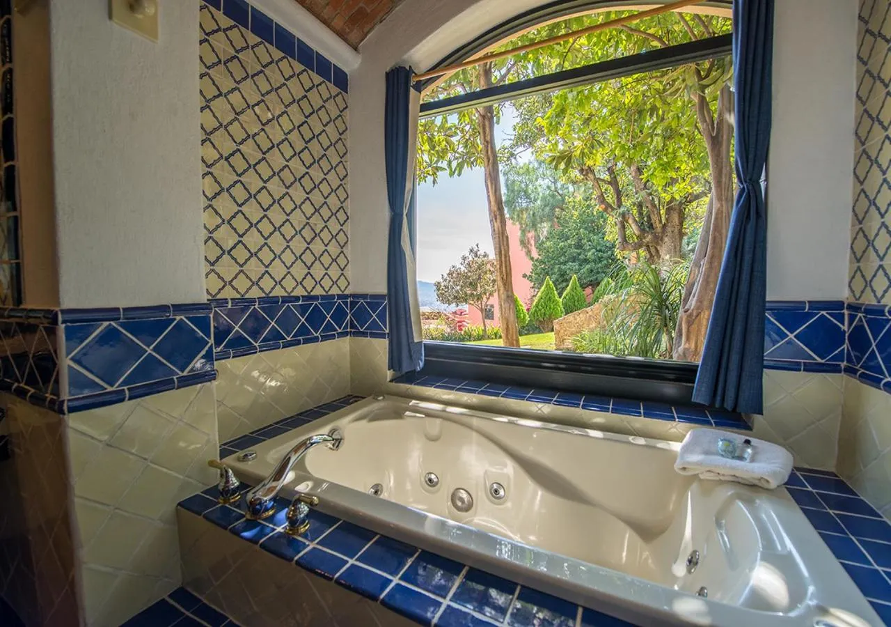 Shower in Casa Estrella de la Valenciana Hotel Boutique