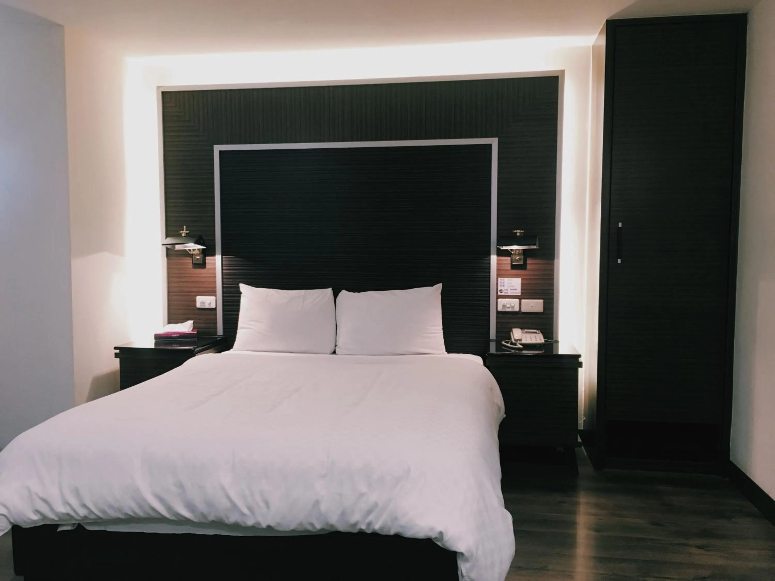 Bed in Hua Tai Hotel