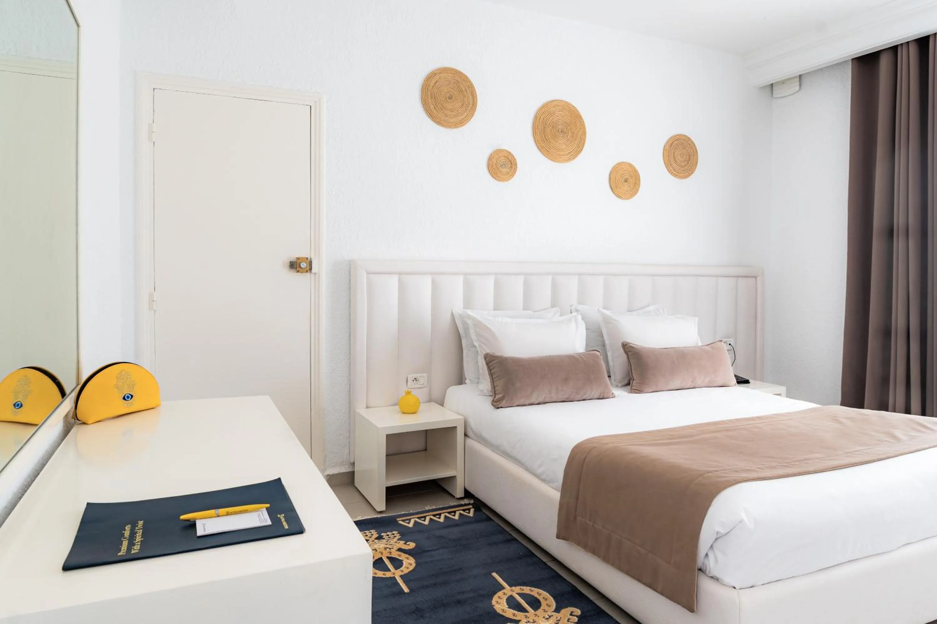 Bedroom, Bed in Golden Tulip Président Hammamet