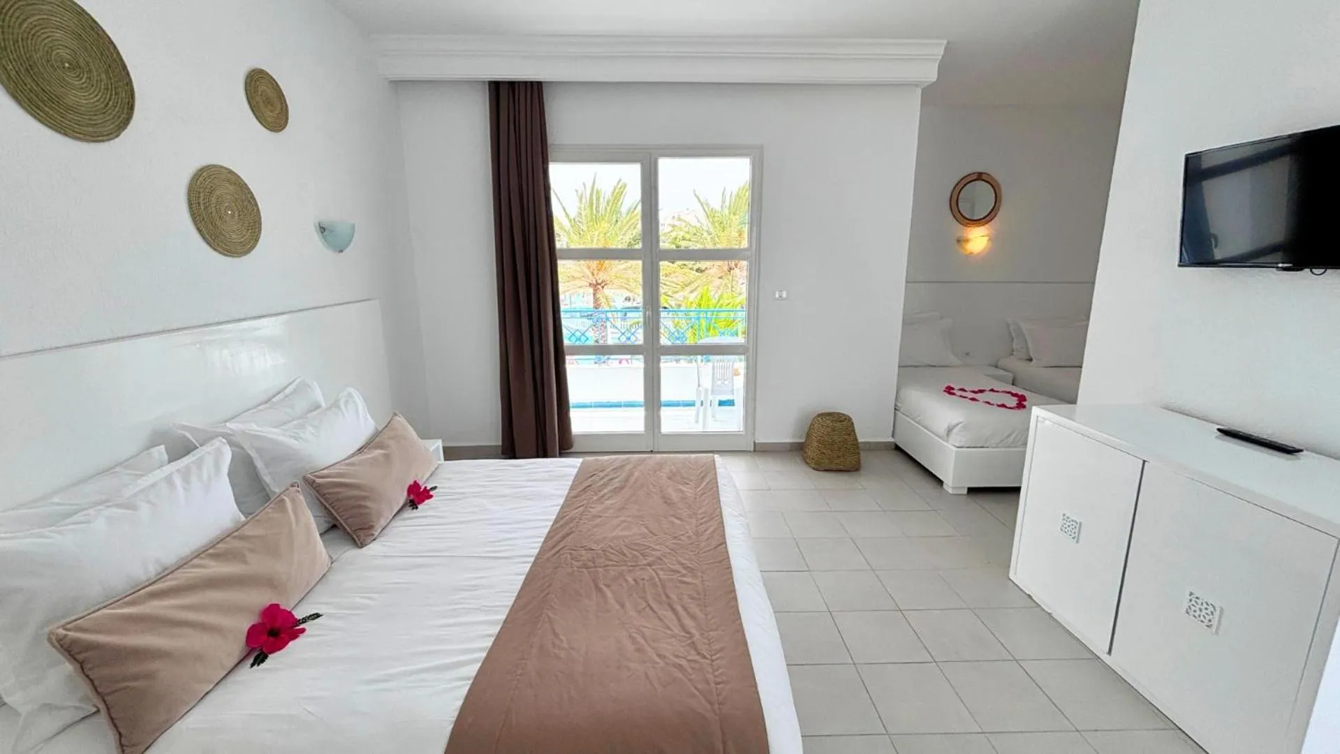 Bedroom, Bed in Golden Tulip Président Hammamet