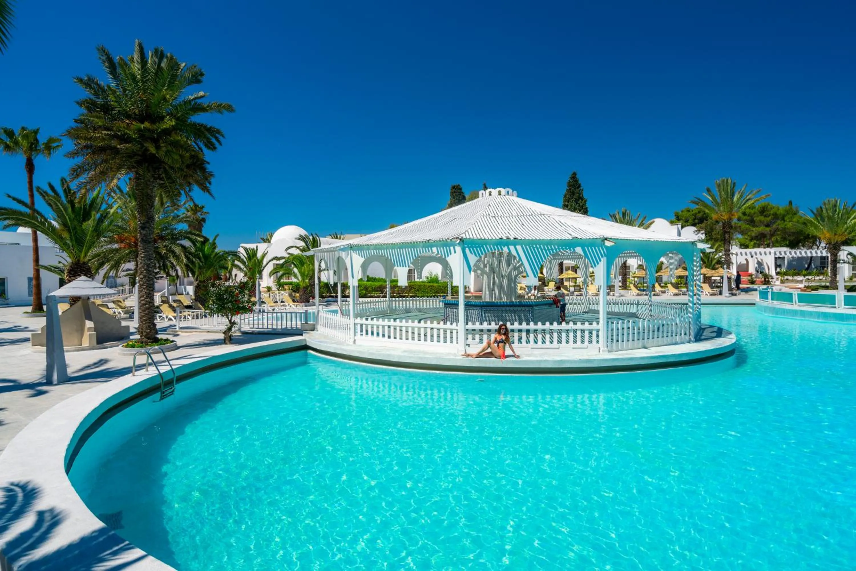 Swimming pool in Golden Tulip Président Hammamet