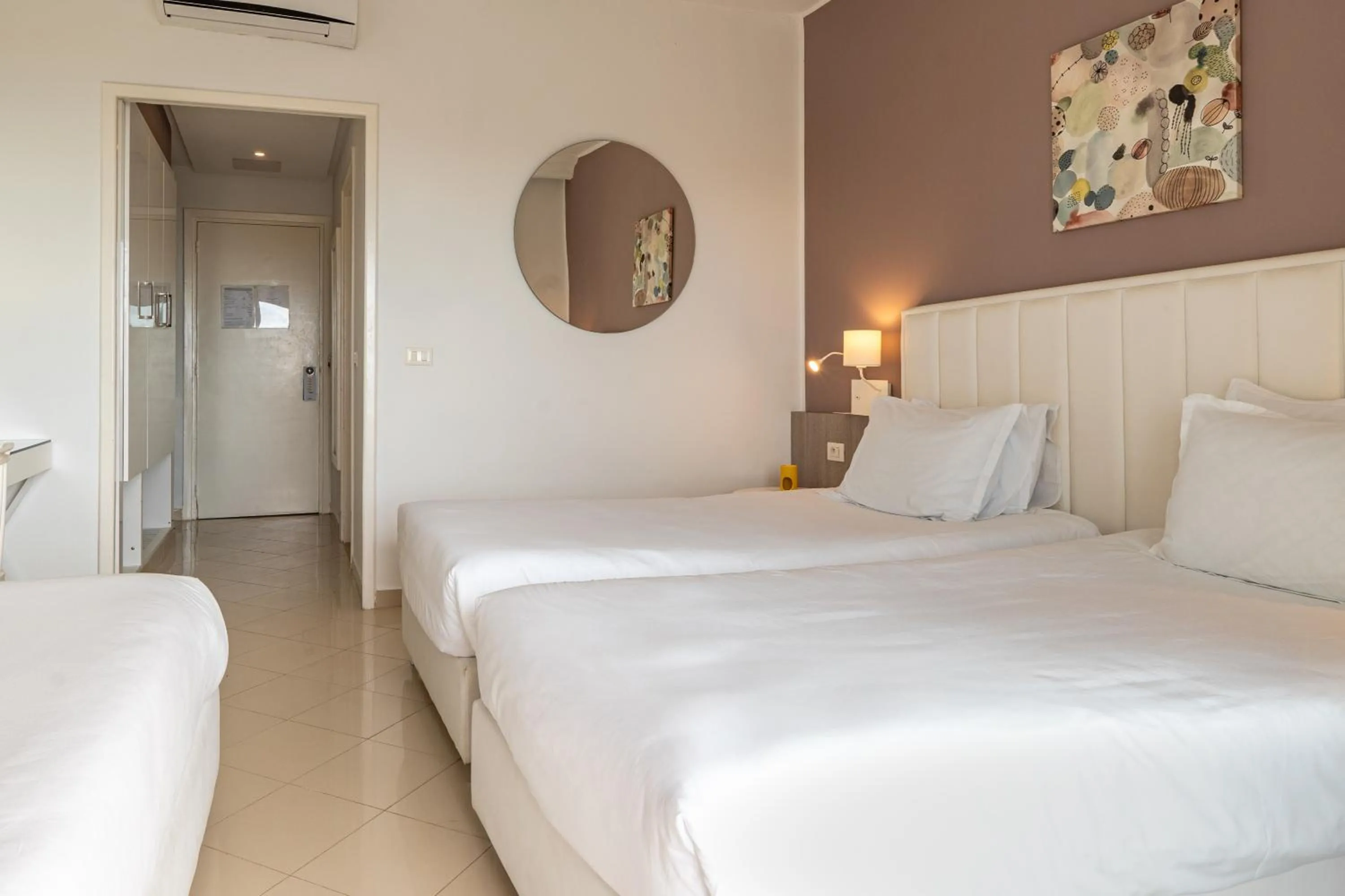 Bedroom, Bed in Golden Tulip Président Hammamet