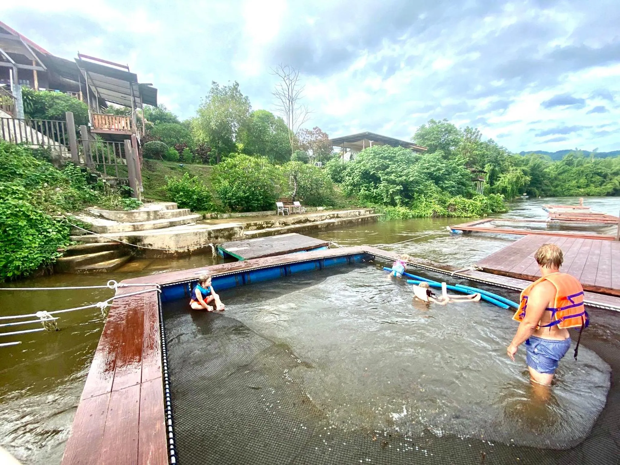 BaanRai KhunYa บ้านไร่คุณย่า