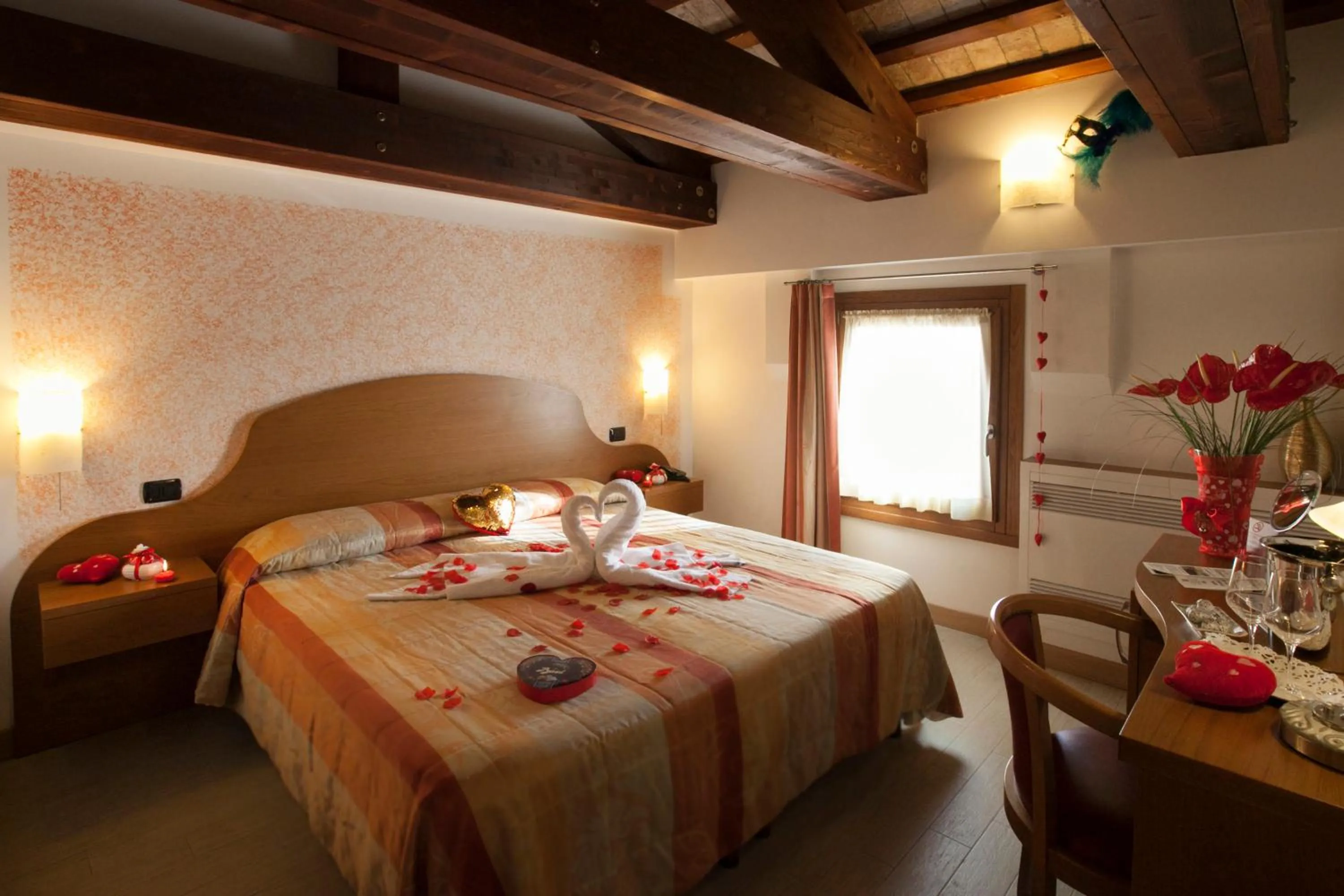 Bed in Albergo Antica Corte Marchesini