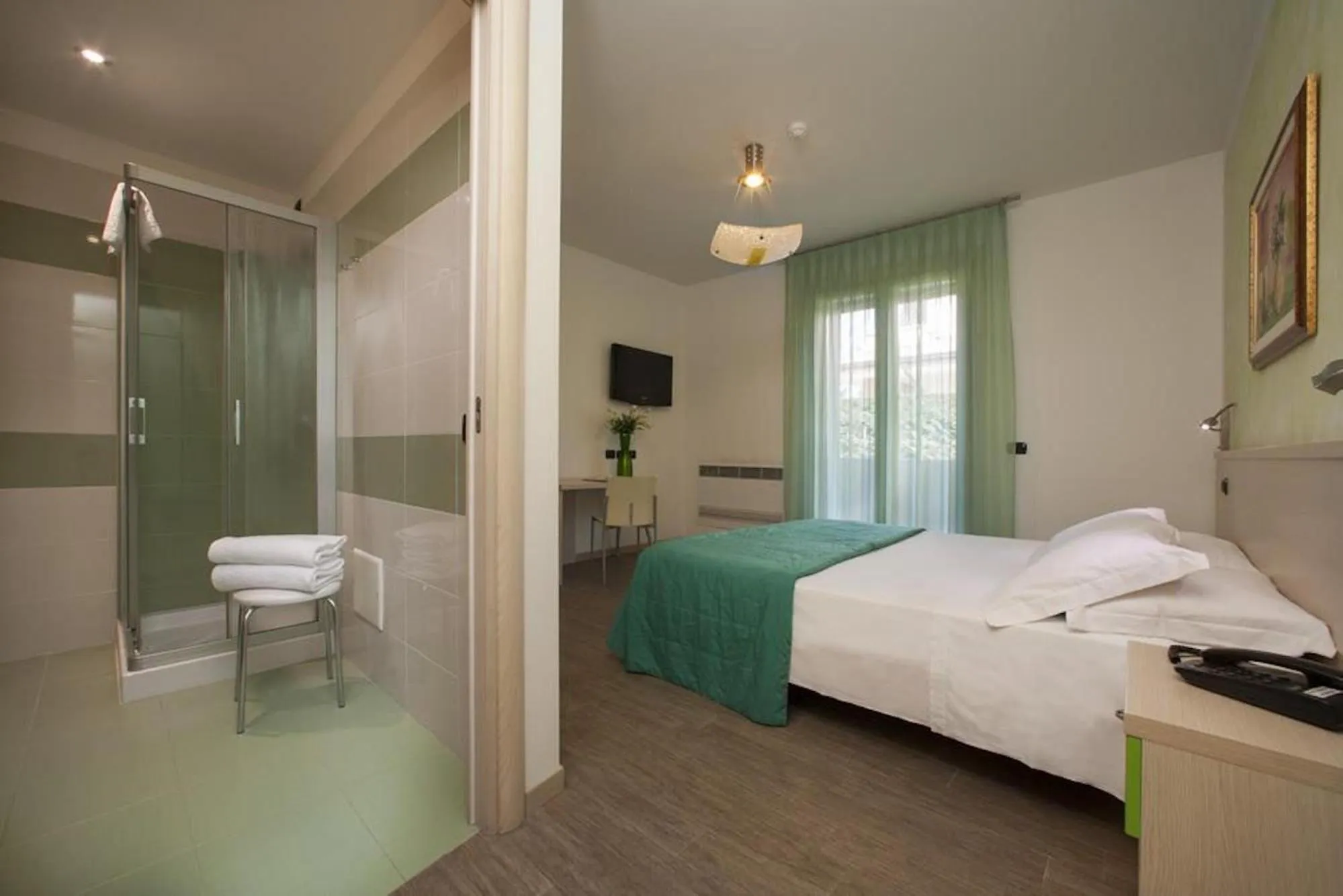 Bathroom, Bed in Albergo Antica Corte Marchesini