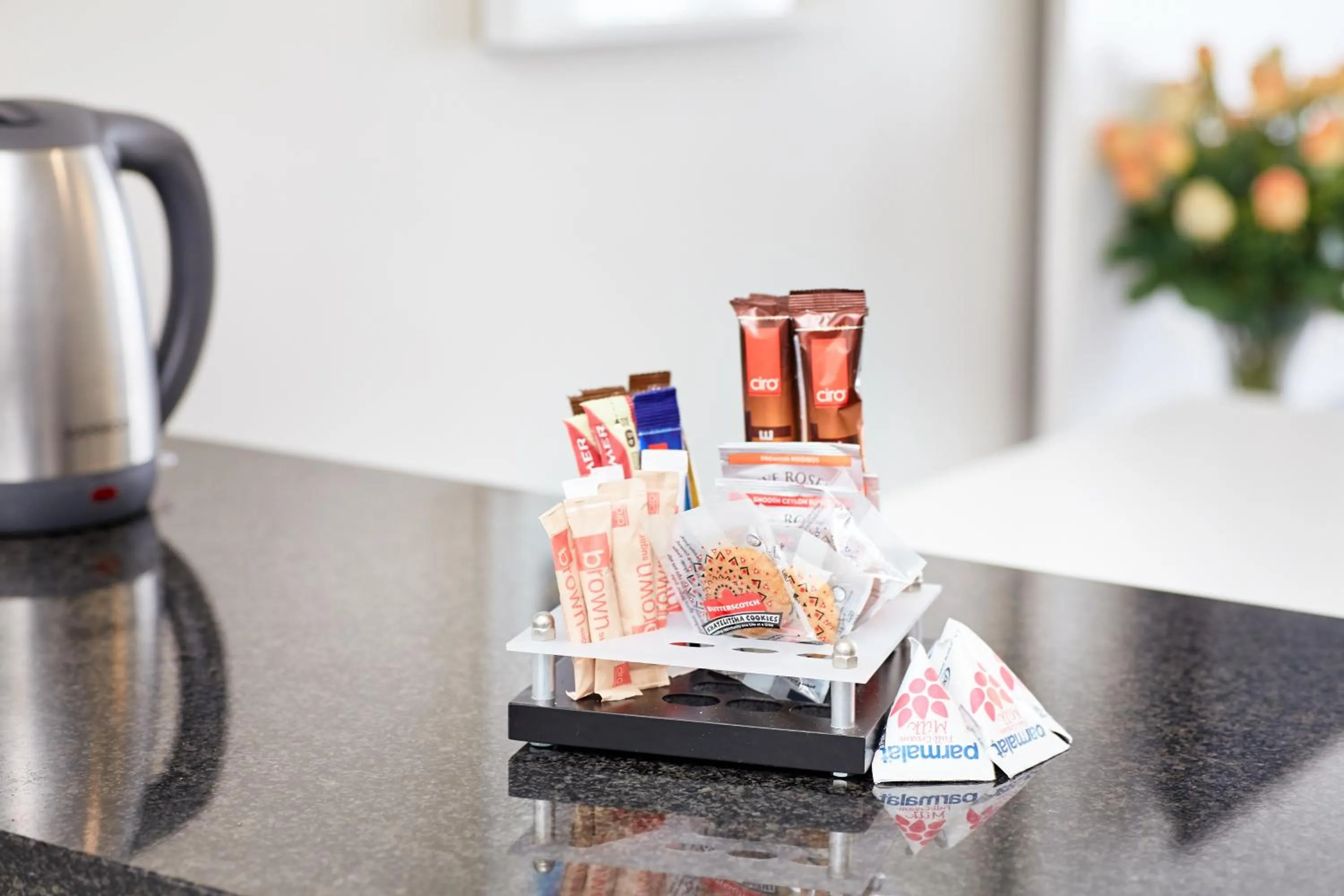 Coffee/tea facilities in First Group Riviera Suites