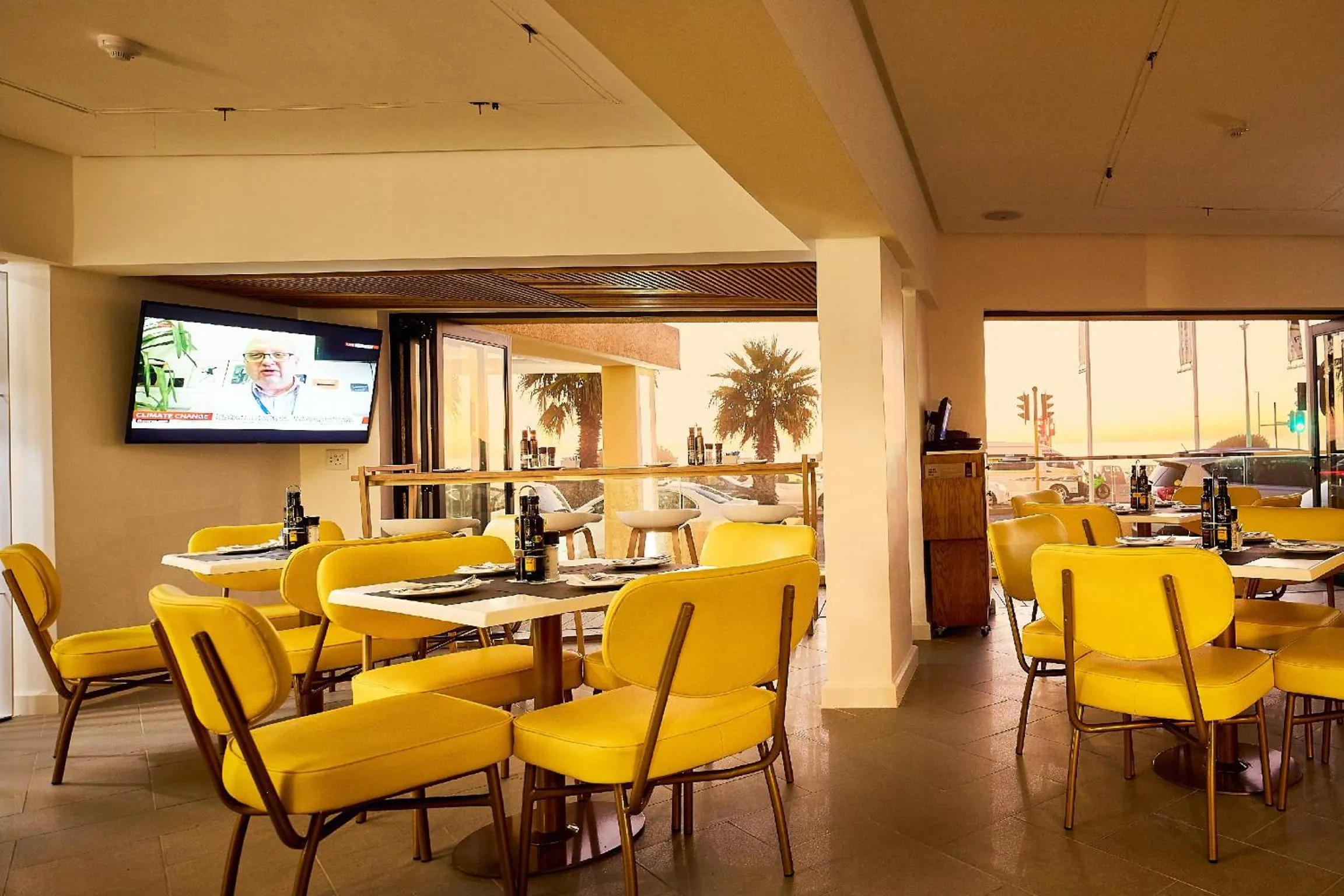 Restaurant/places to eat in First Group Riviera Suites
