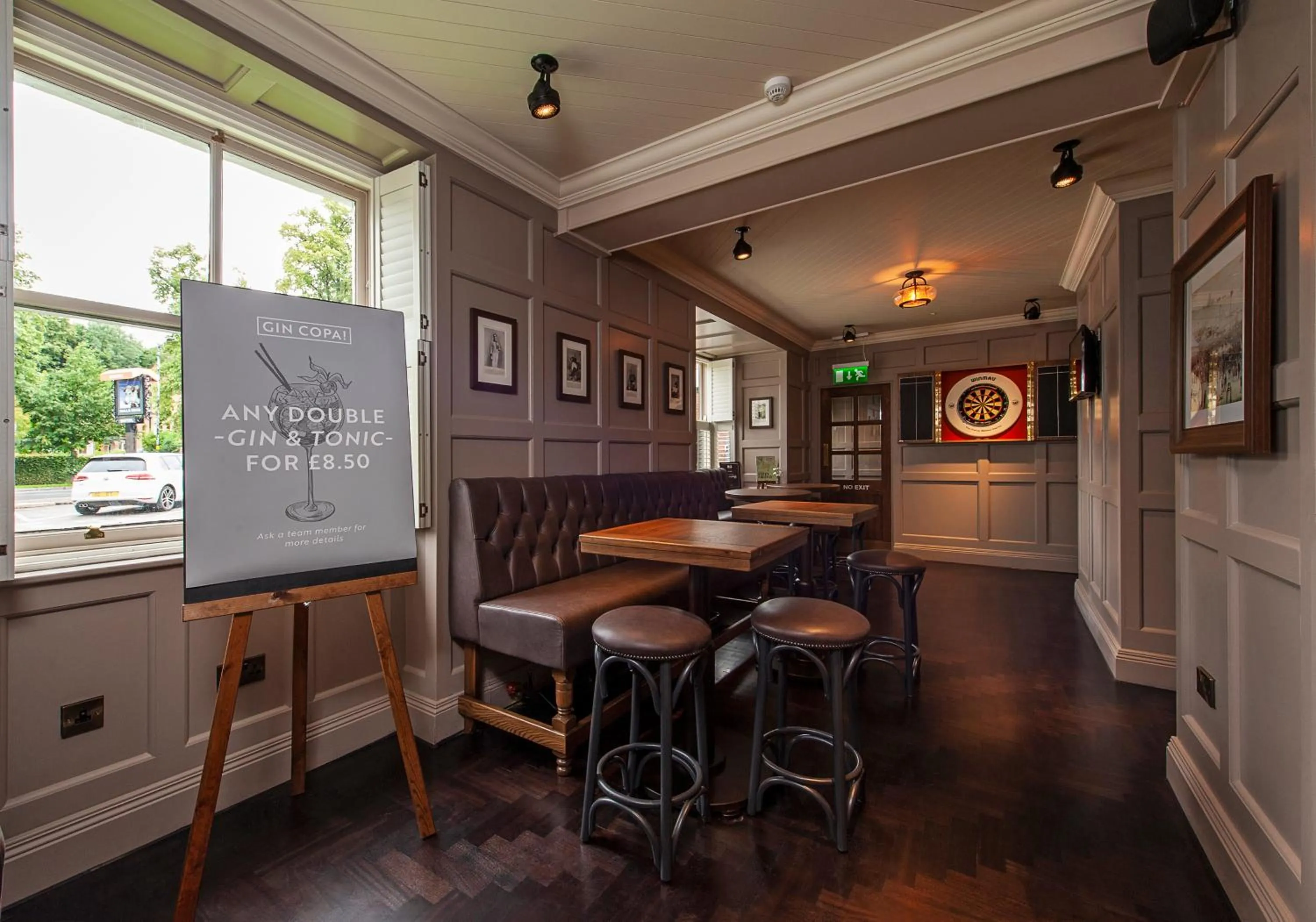 Restaurant/places to eat in The Bulls Head Hotel