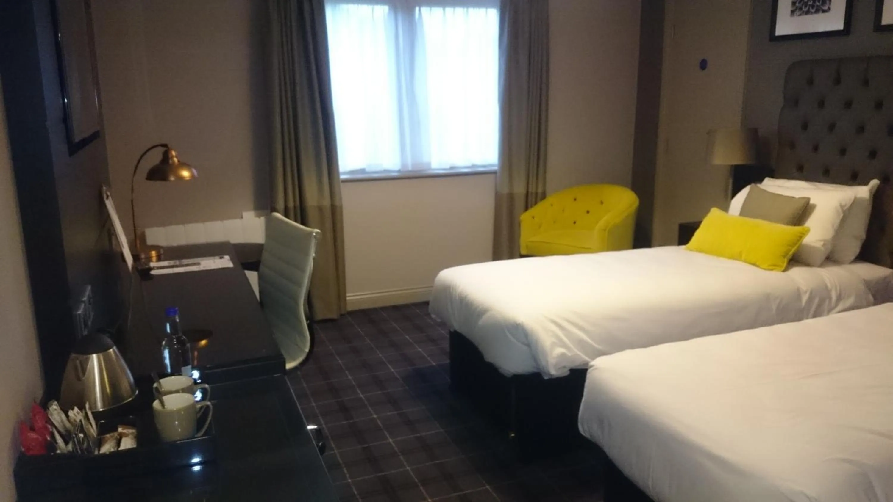 Day, Bed in The Bulls Head Hotel