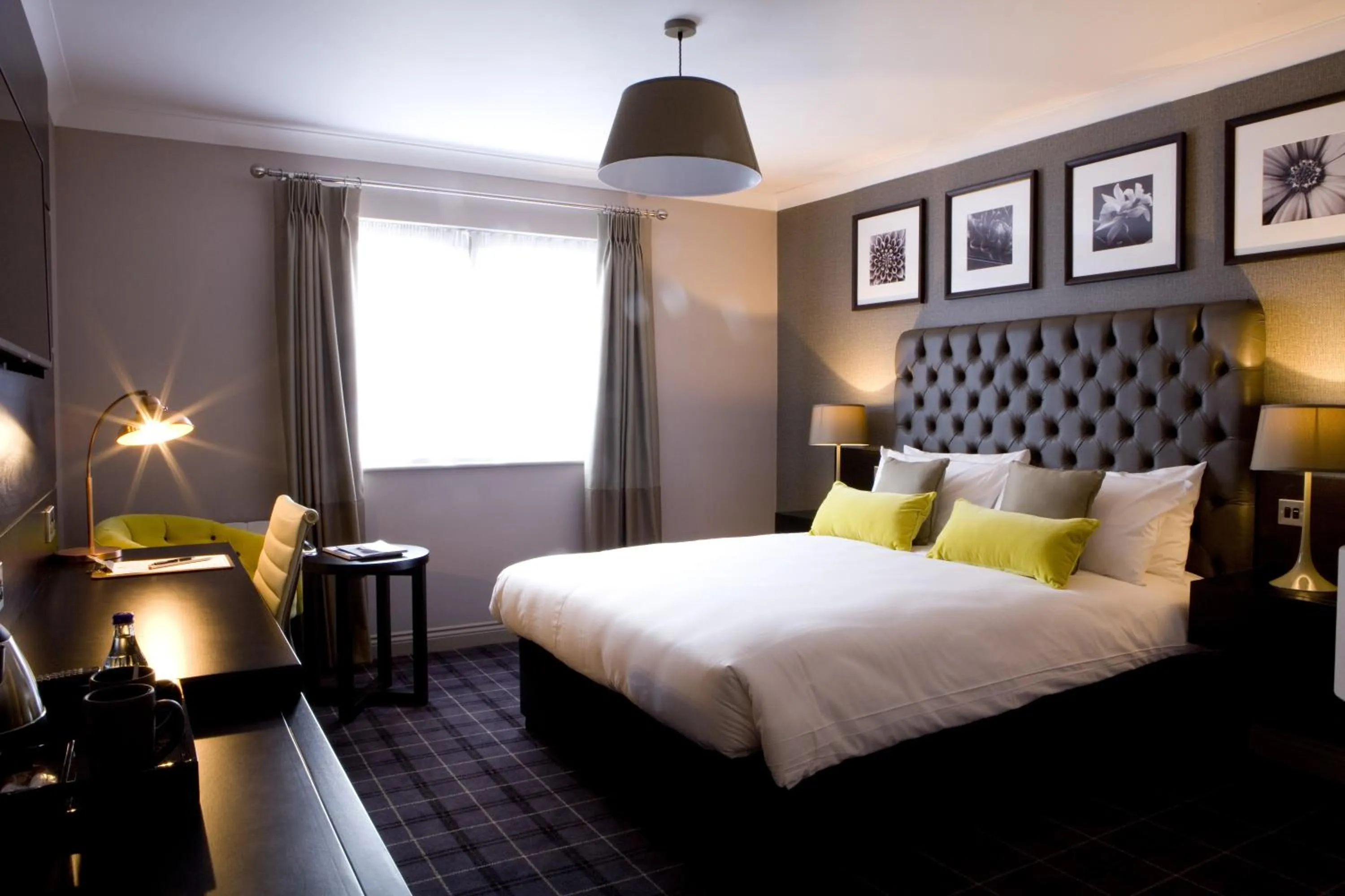 Day, Bed in The Bulls Head Hotel