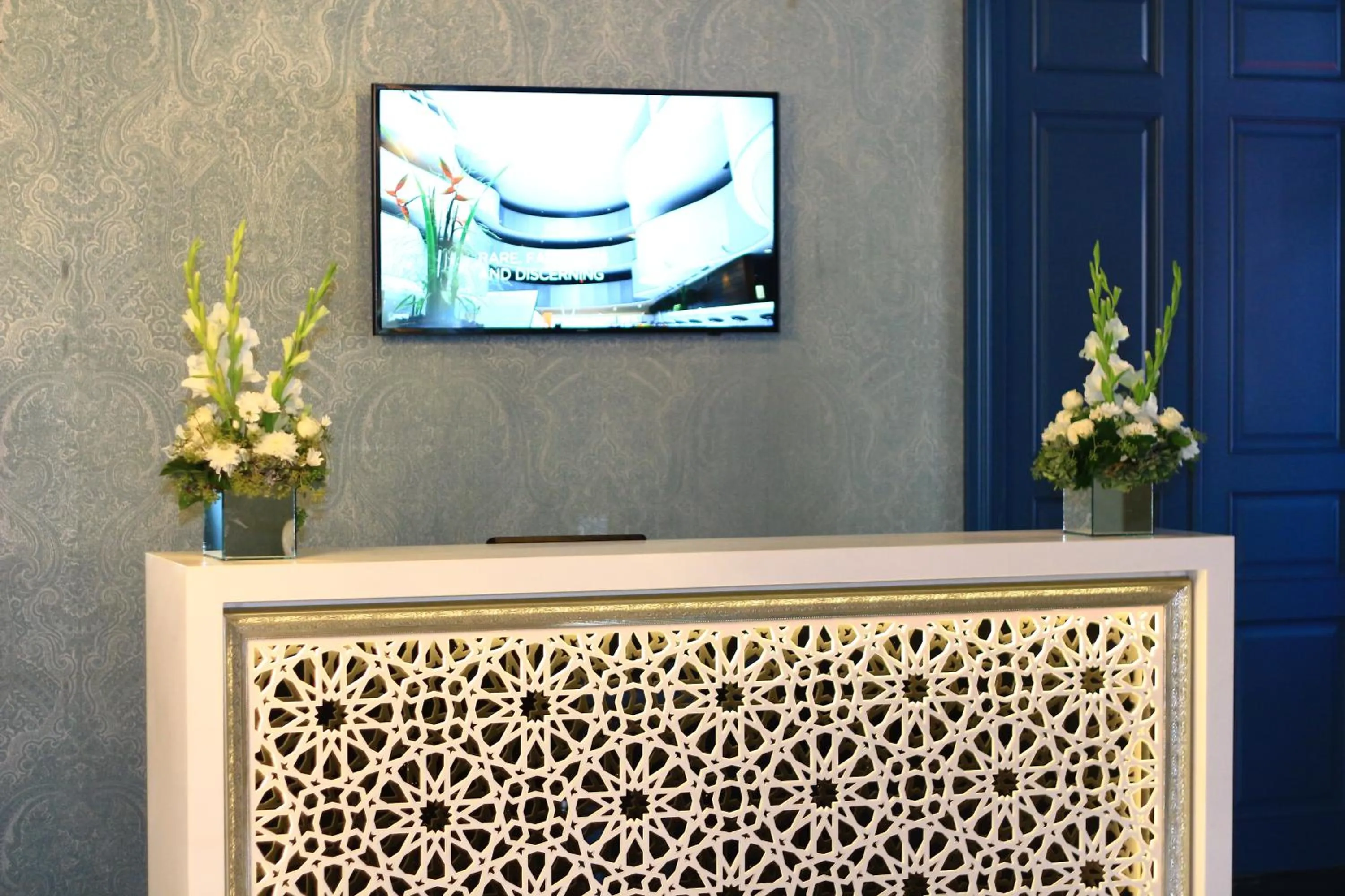 Lobby or reception in Golden Tulip Borjomi