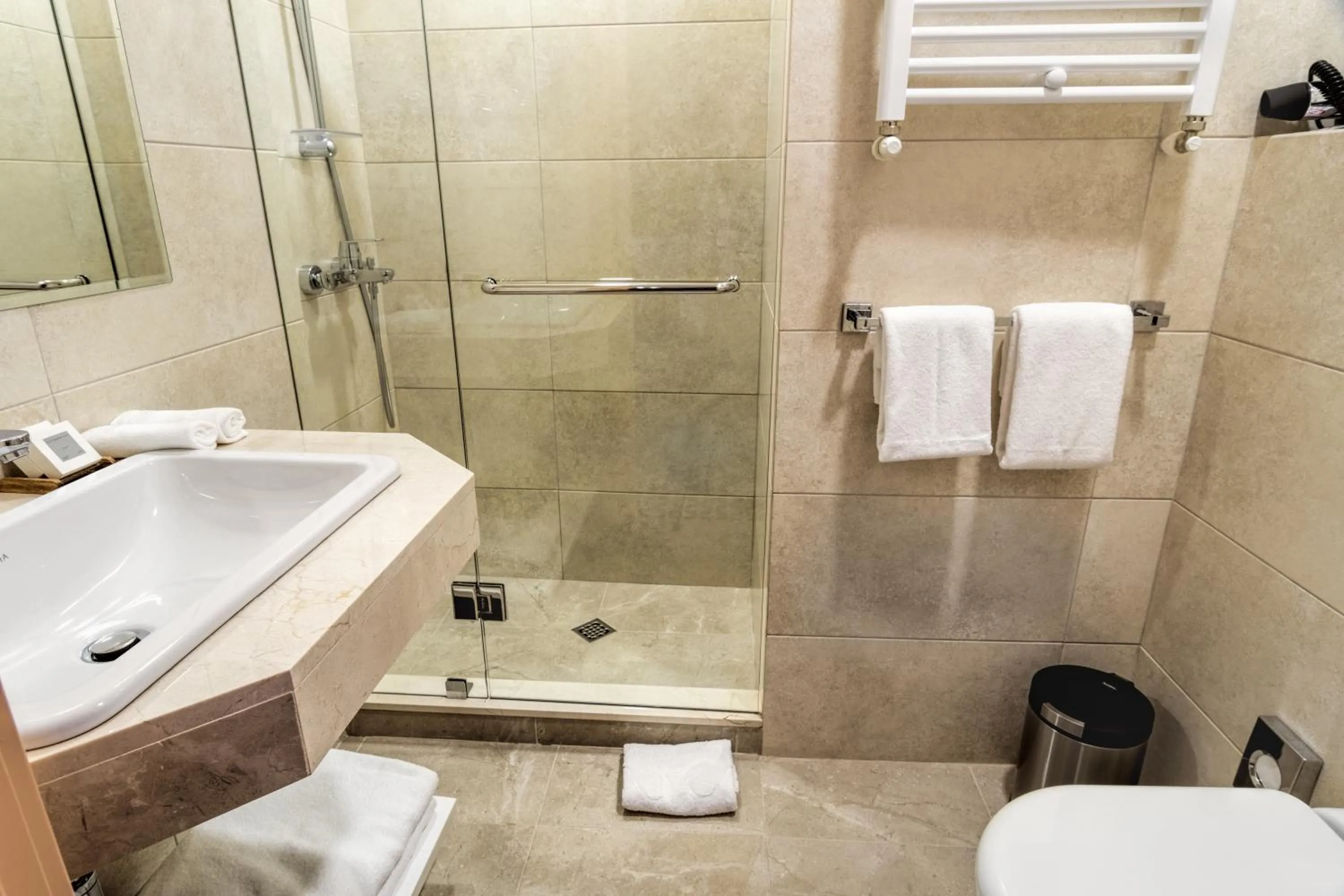 Shower in Golden Tulip Borjomi