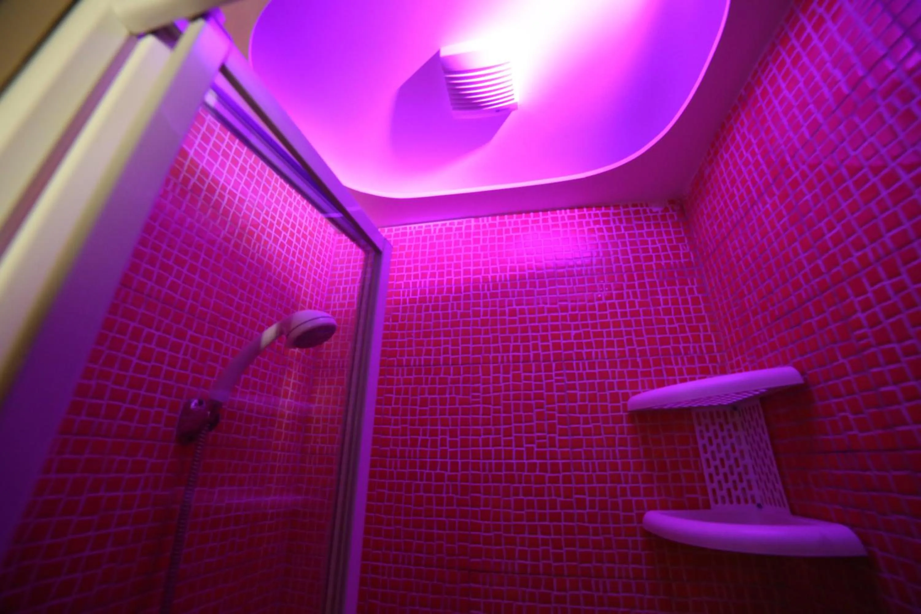 Shower in Bed & Breakfast Idomeneo 63