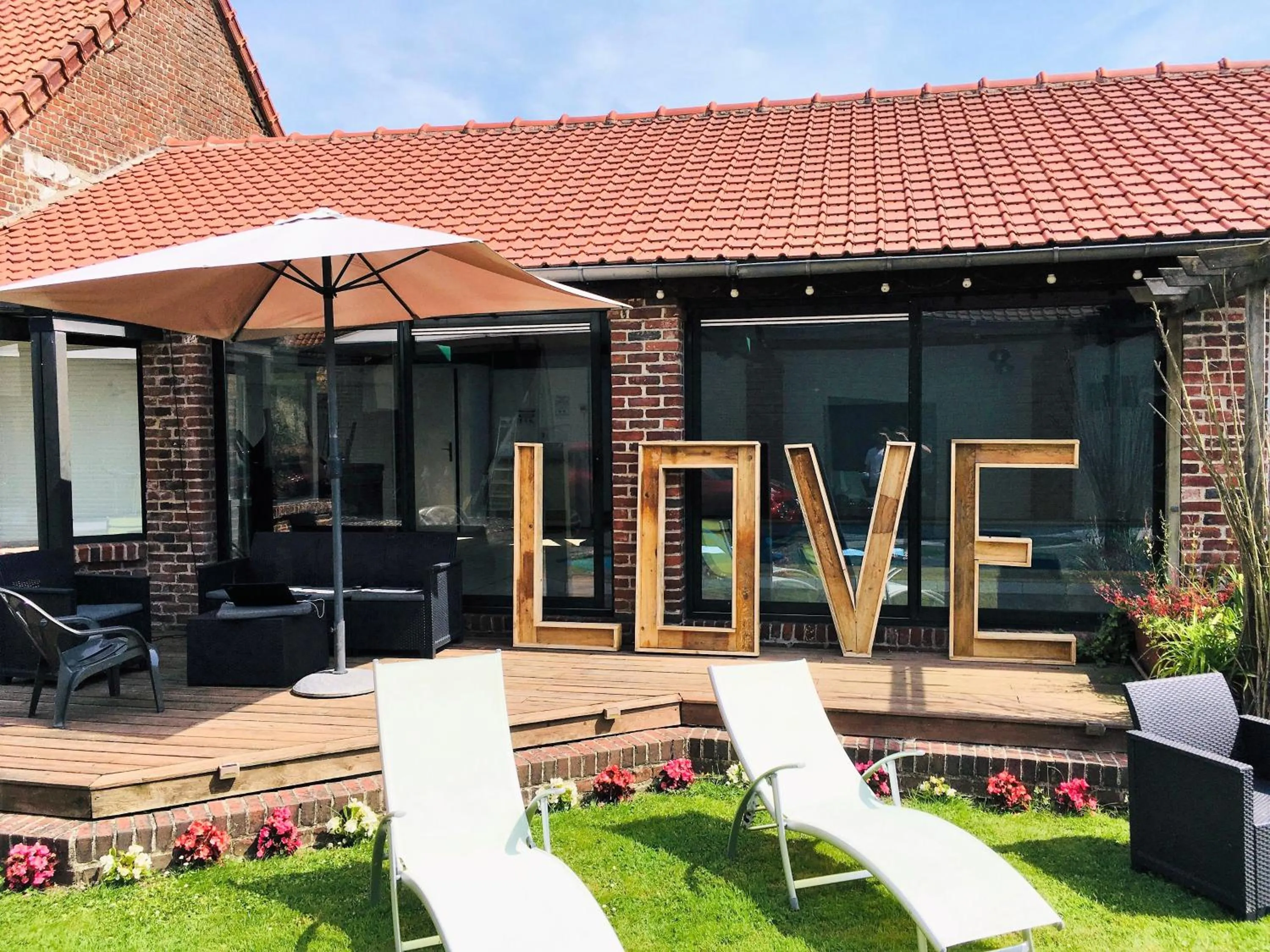 Patio in Les Chambres de Saint Hilaire