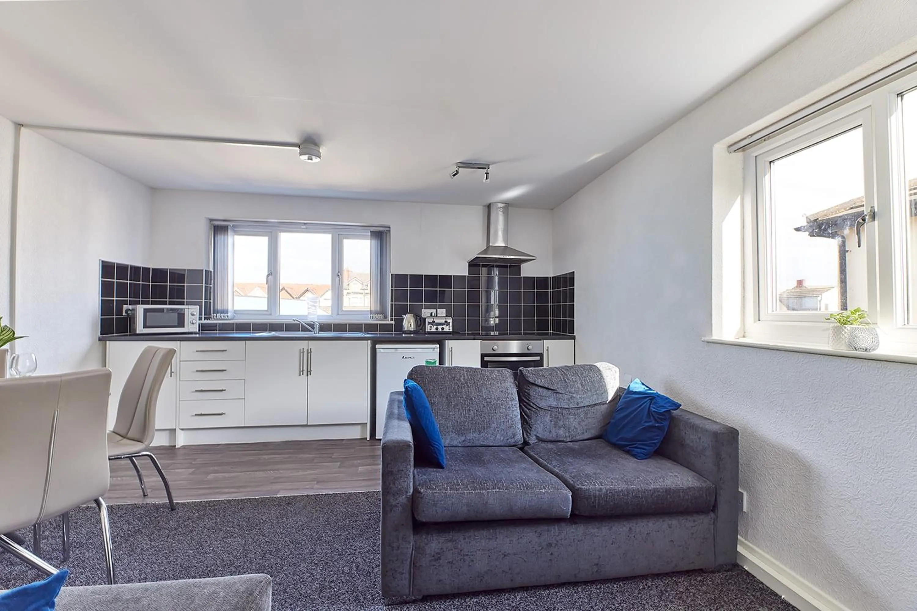 Kitchen or kitchenette in Pleasure Holiday Apartments